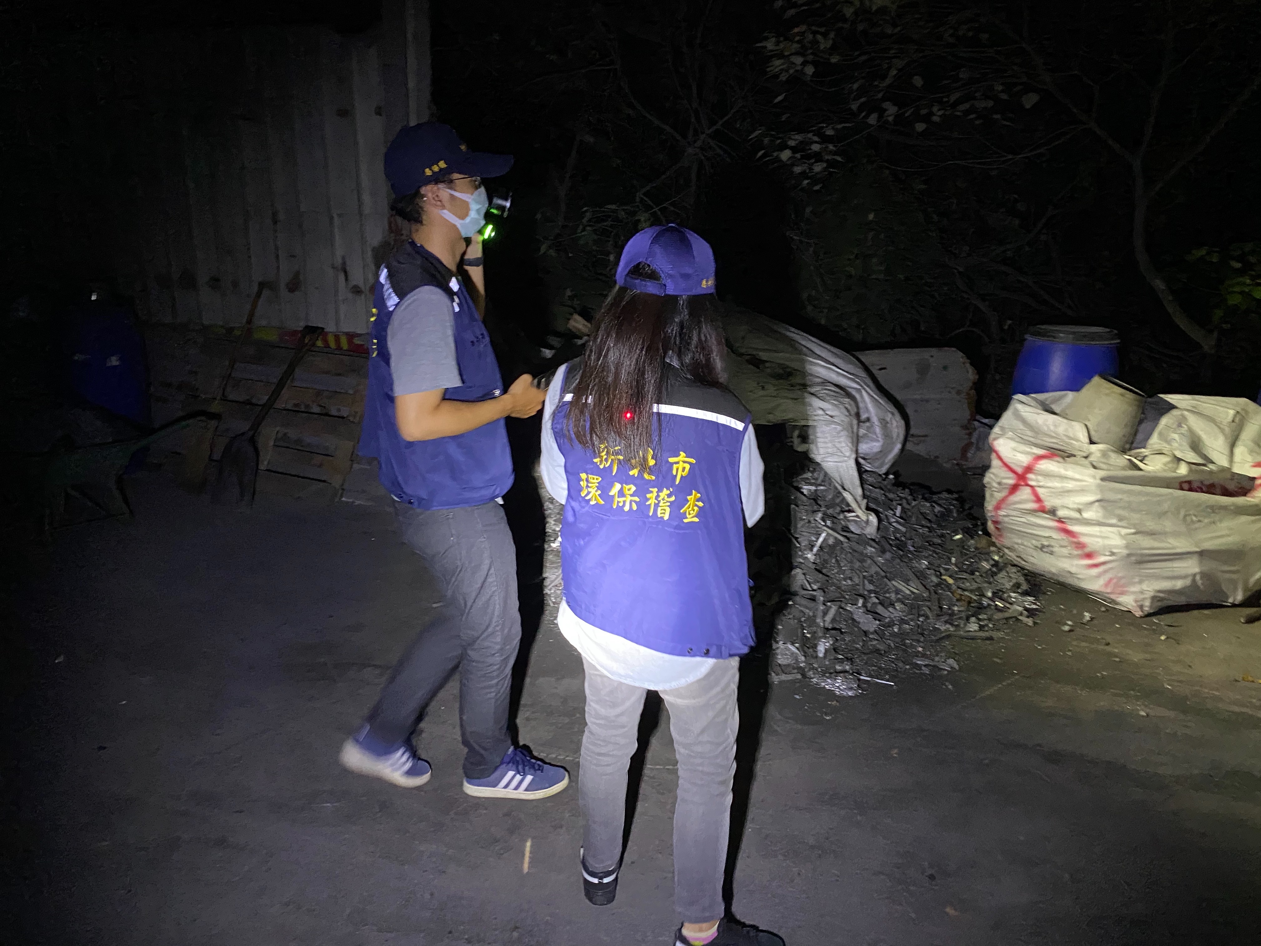 .新北環境稽查重案組運用紅外線熱顯像空拍機經數周蹲點蒐證會同林口分局警方，破獲違法設立之煉鋁工廠.jpg