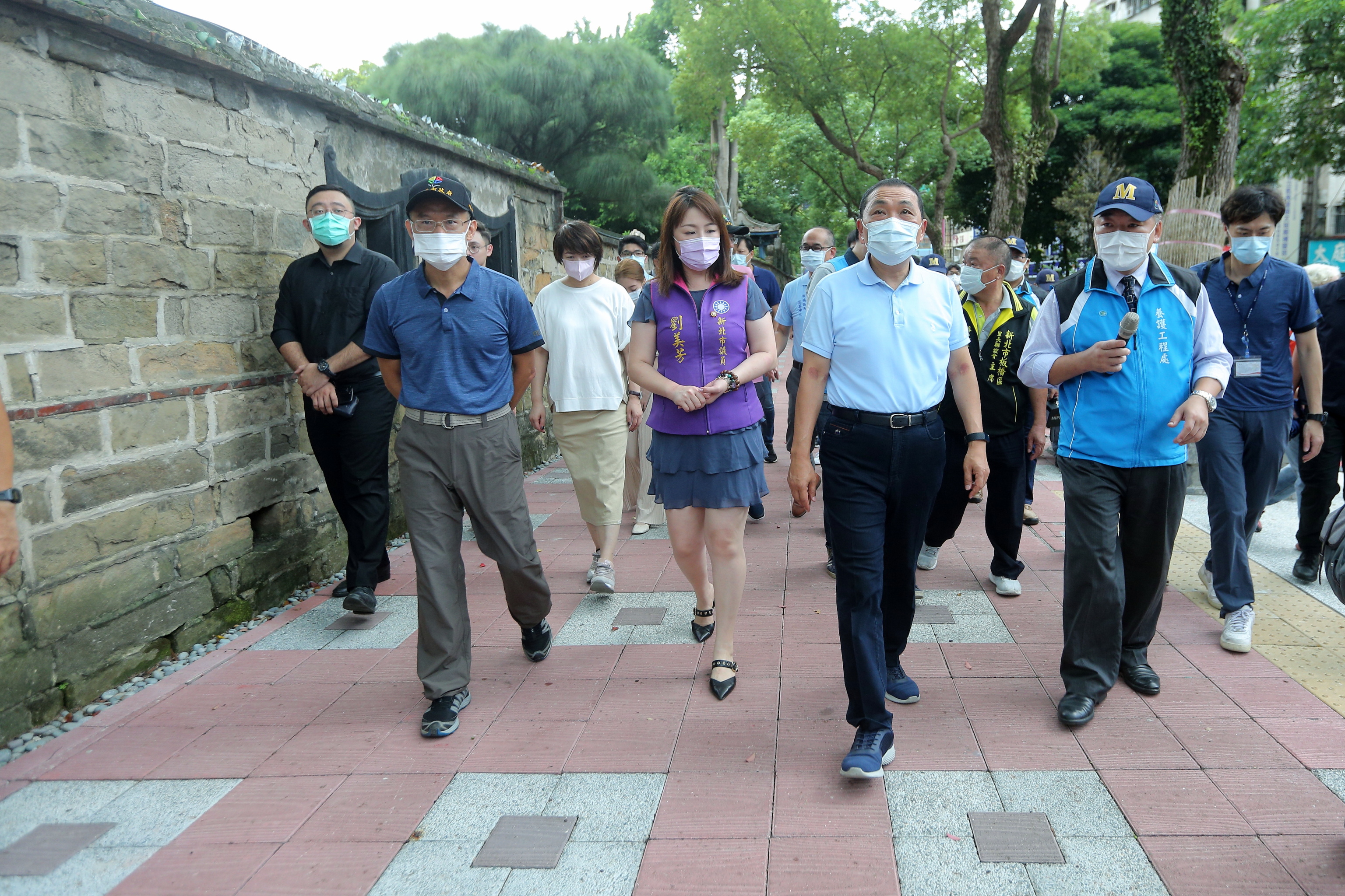 侯友宜市長視察板橋區林家花園周邊人行環境及景觀改善工程-「板橋府中美學示範基地計畫」。