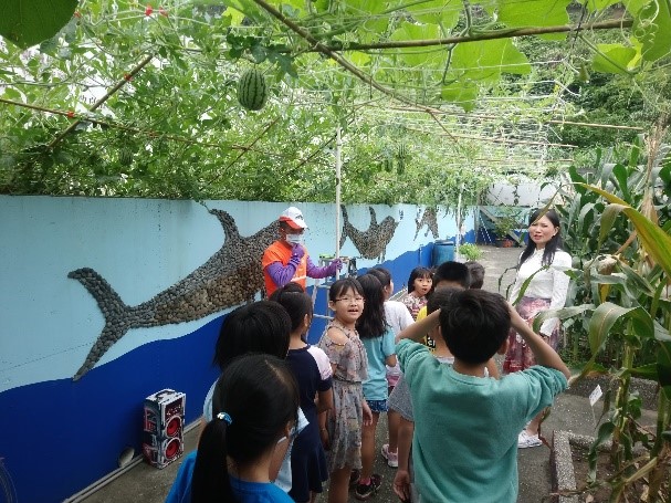 瑞平國小獲得金熊級低碳校園標章，推動食農教育.jpg