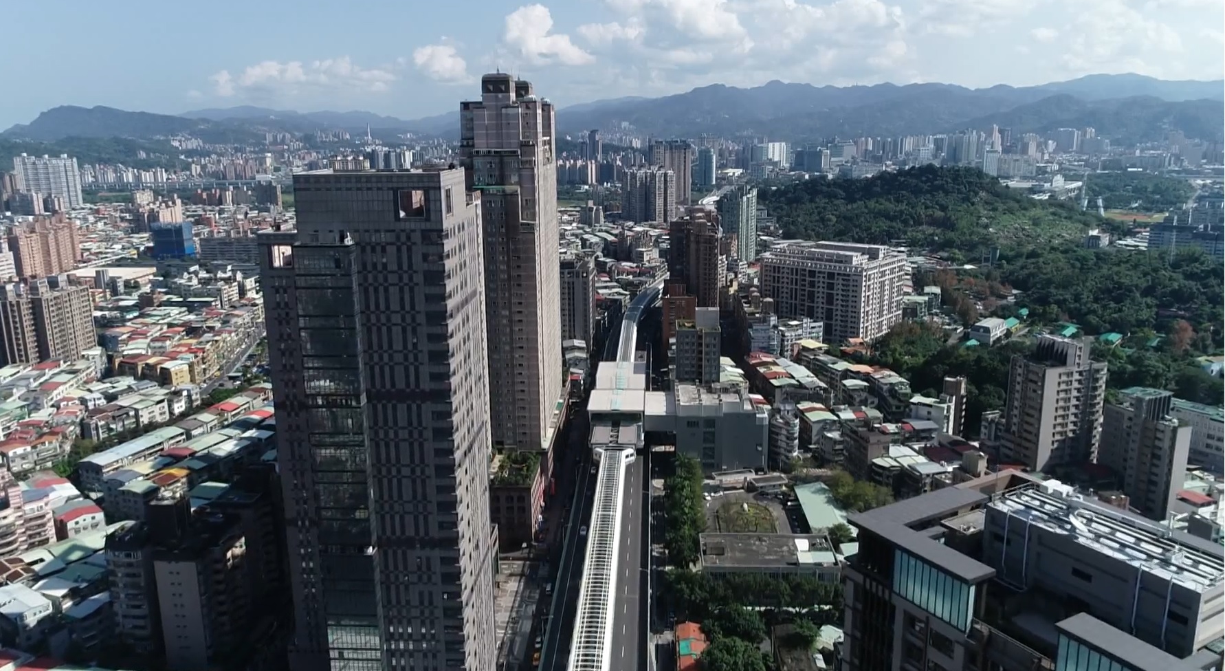 環狀線景平站空拍及預留墩柱