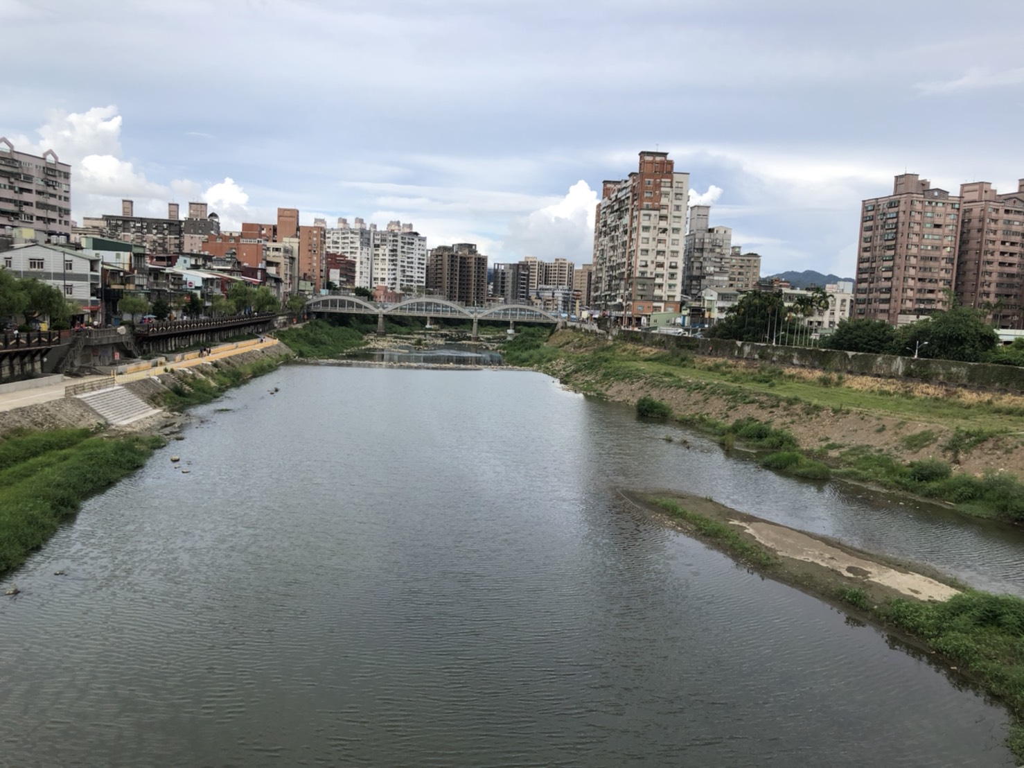 三峽河為大漢溪支流，流域幾乎涵蓋本市三峽區全境，沿線步道水岸綠樹成蔭