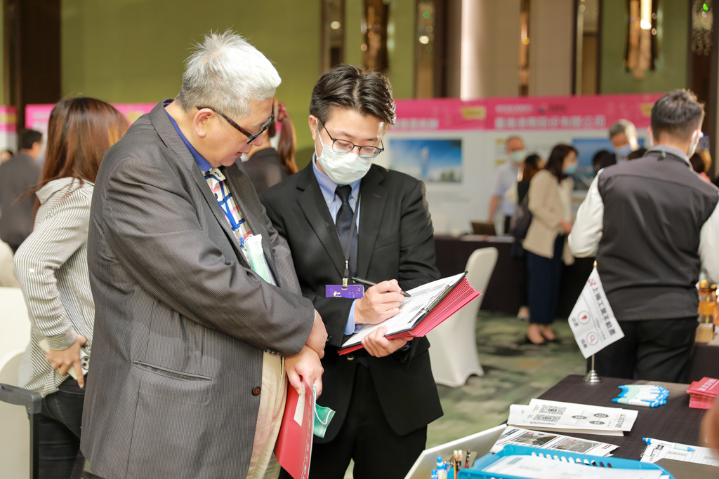 2020新北聯合招商大會以一站式服務，彙整市府各局處、民間園區及不動產公會等資源，讓大家能一次獲得投資所需資訊。