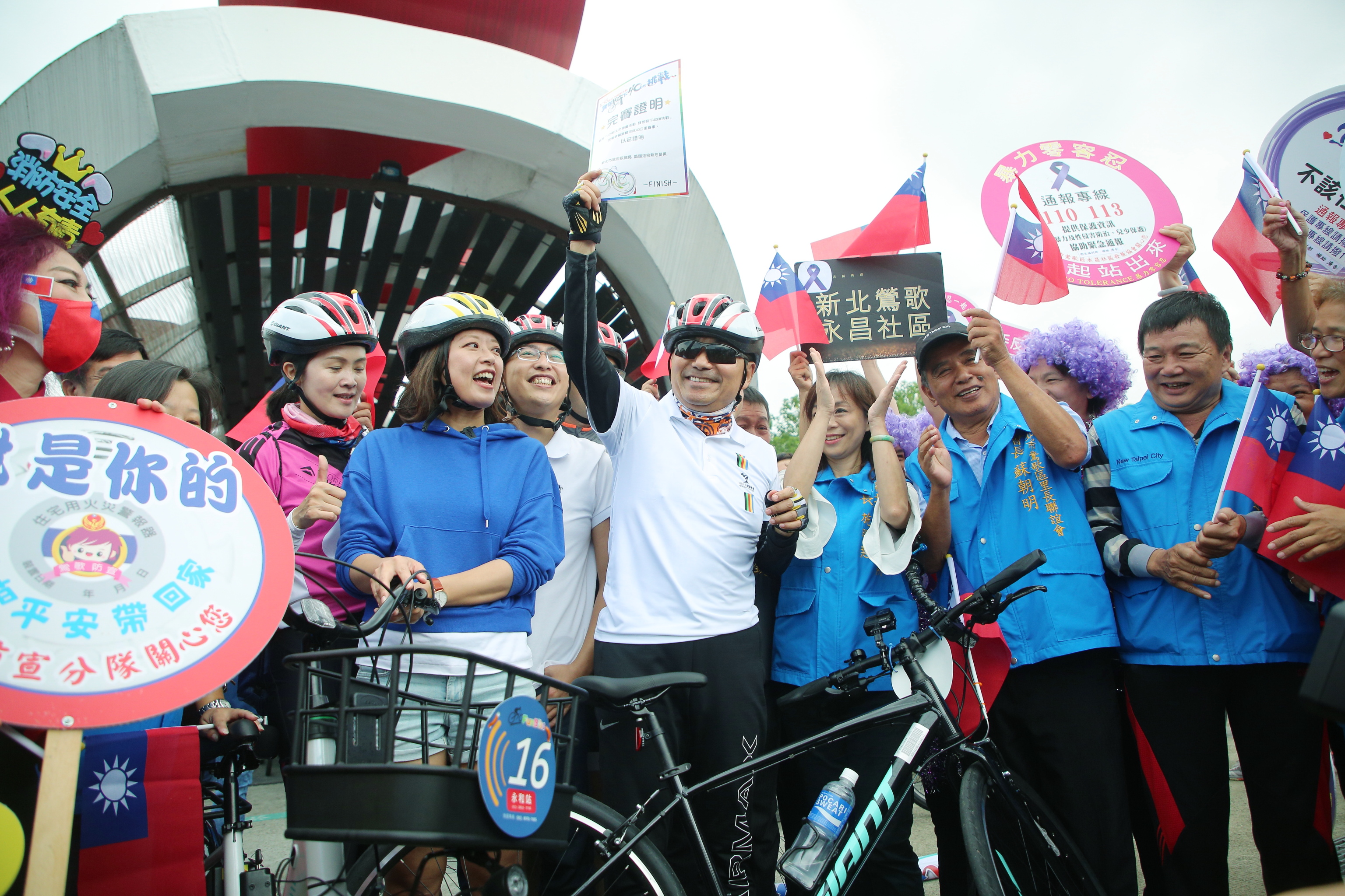 侯市長期許各局處長更接地氣，同時鍛鍊好體力，為市民做更多事。