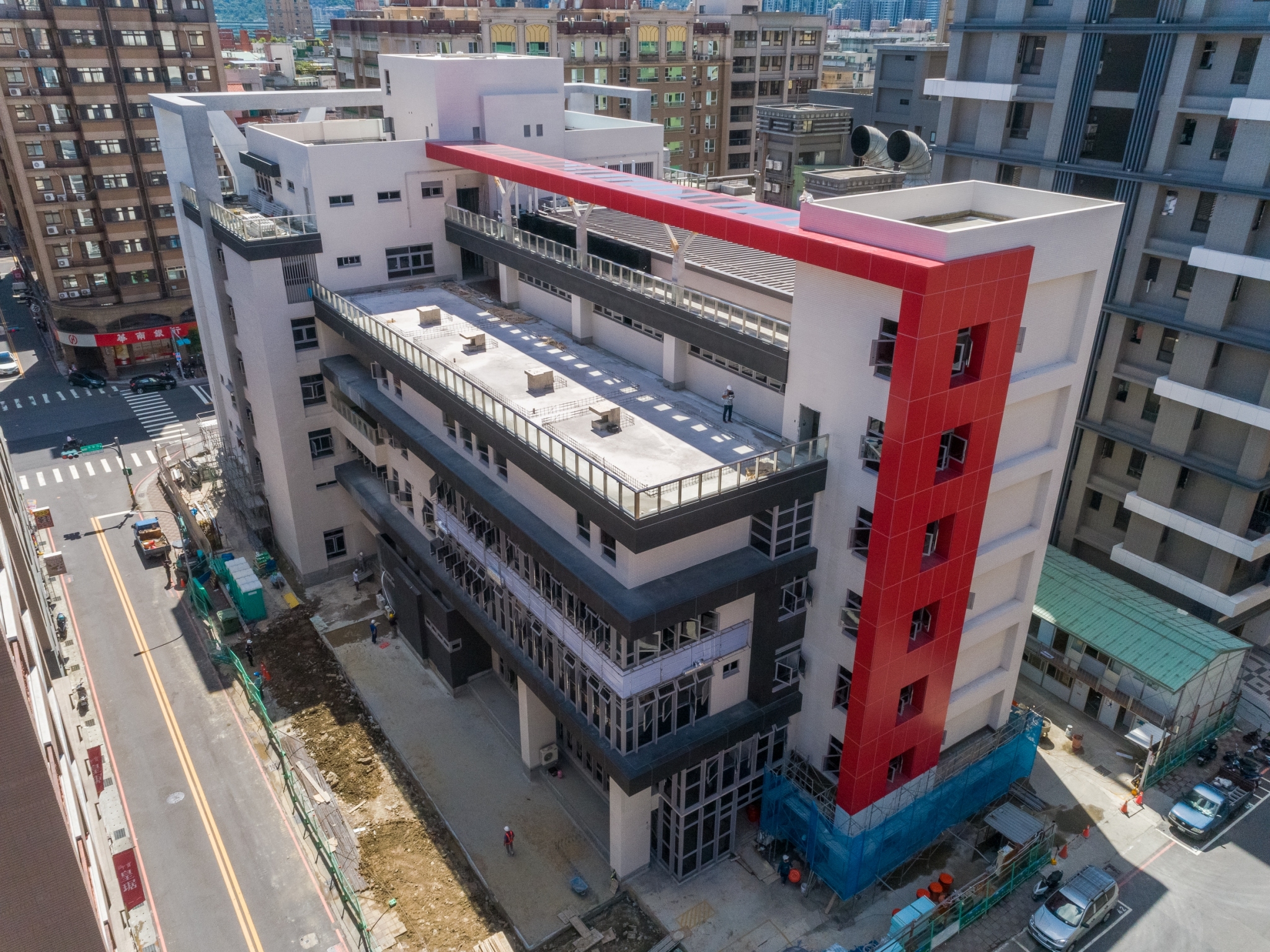 圖為新工處公共工程優質獎獲獎工程：「新北市政府警察局蘆洲分局辦公廳舍暨三民派出所新建統包工程」。