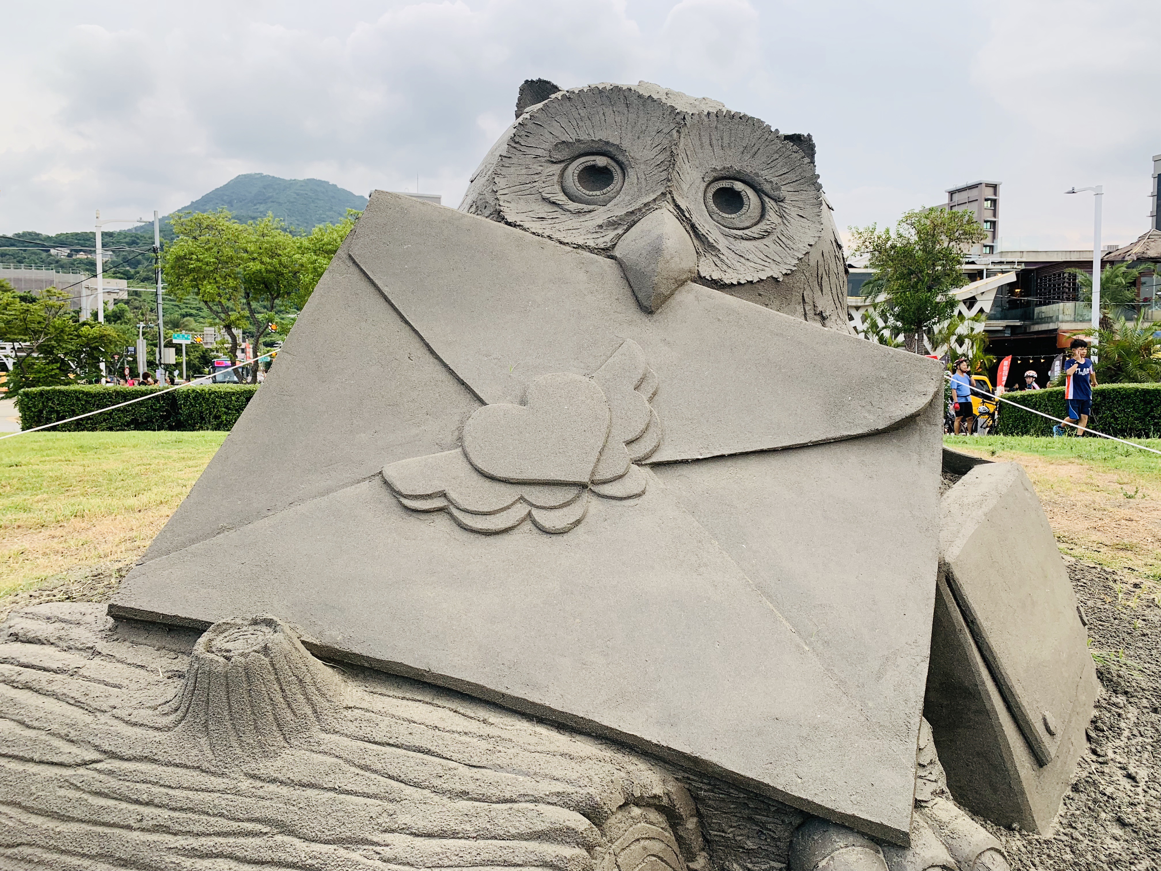 自10月20日起由當地店家認養維護