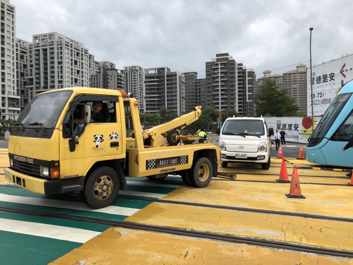 模擬演練事故車輛排除