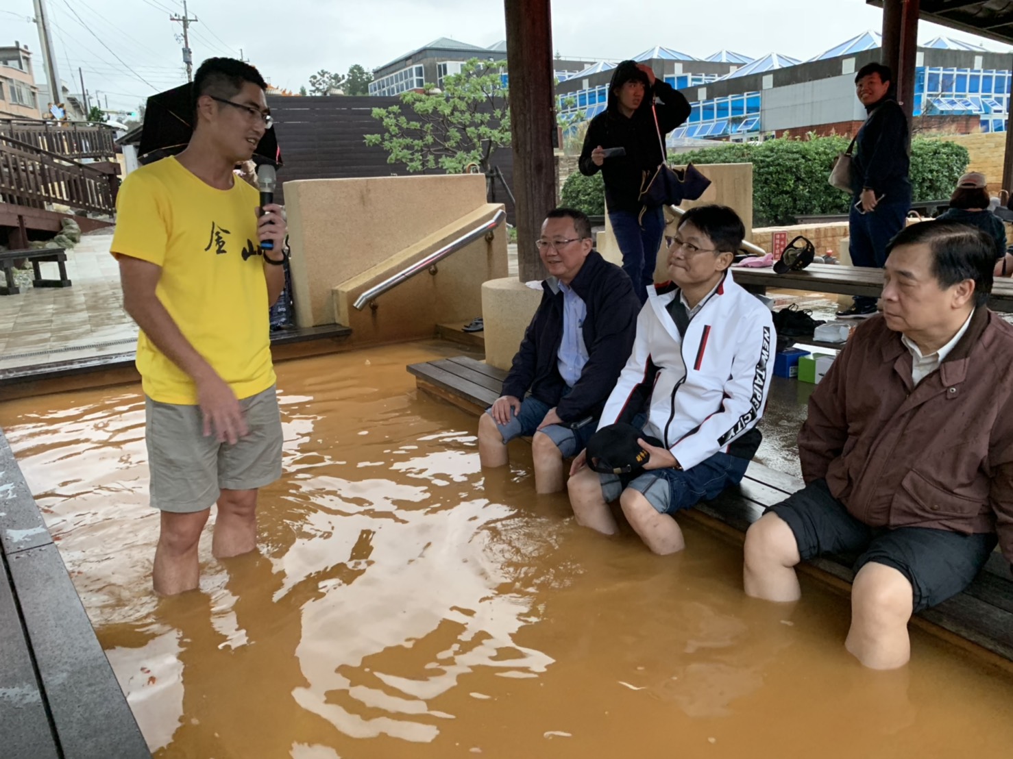 磺港漁港公共溫泉泡腳池