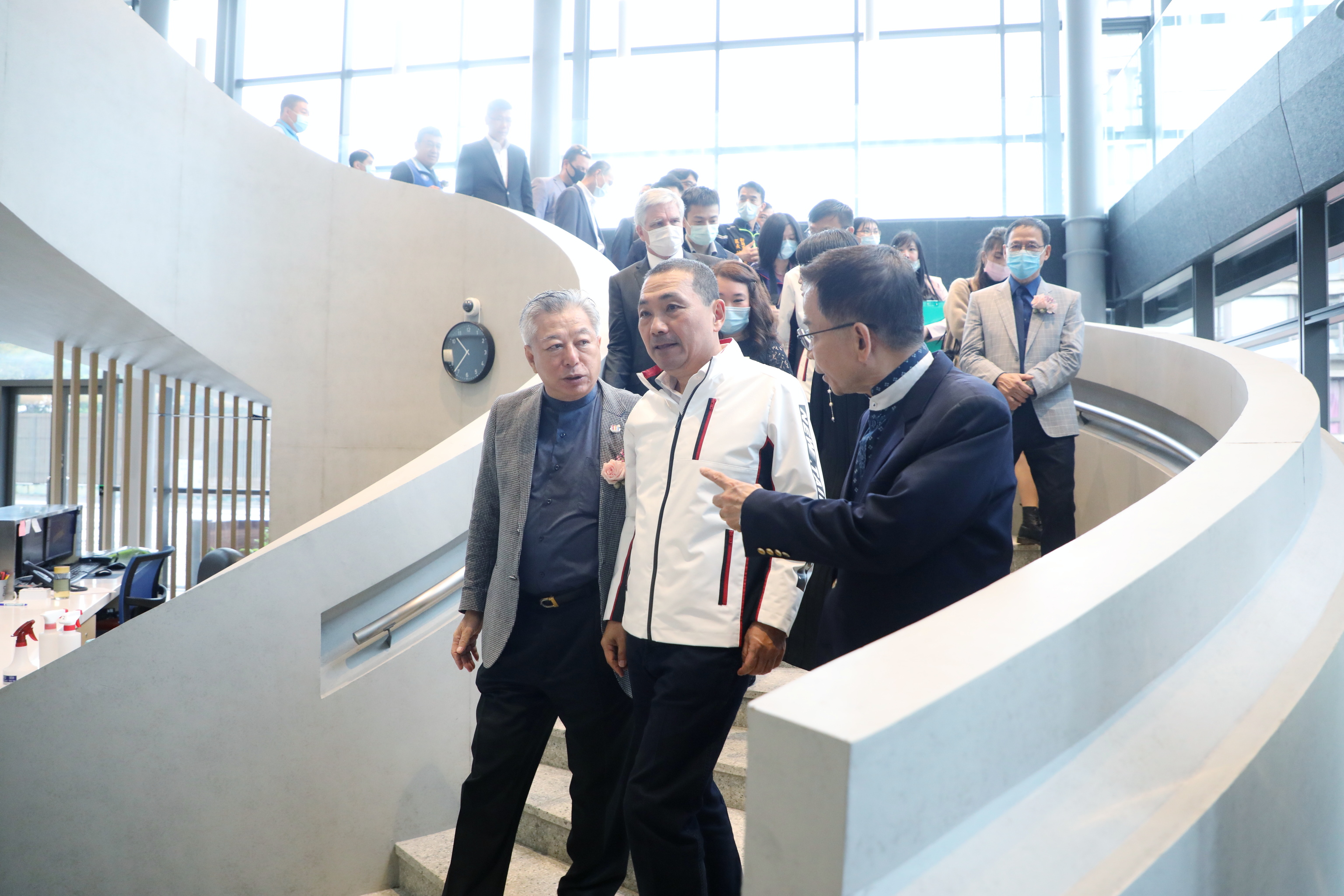 新北市馬禮遜美國學校校舍啟用，侯友宜市長校園巡禮