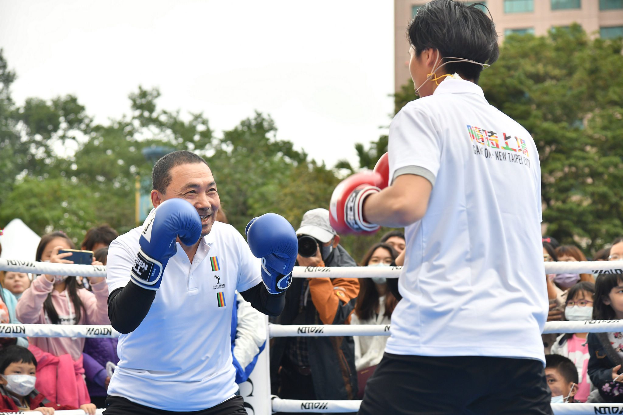 新北歡樂耶誕城–110全運會運動派對，侯友宜市長對戰拳擊國手林郁婷