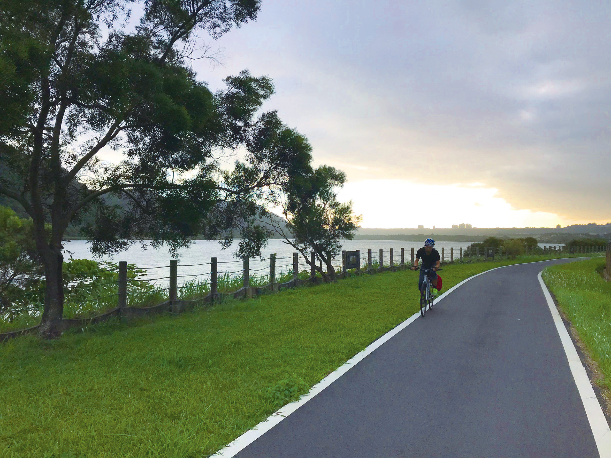 鶯歌經典自然美景－大漢溪左岸自行車道(連接山水步道、龍窯橋)