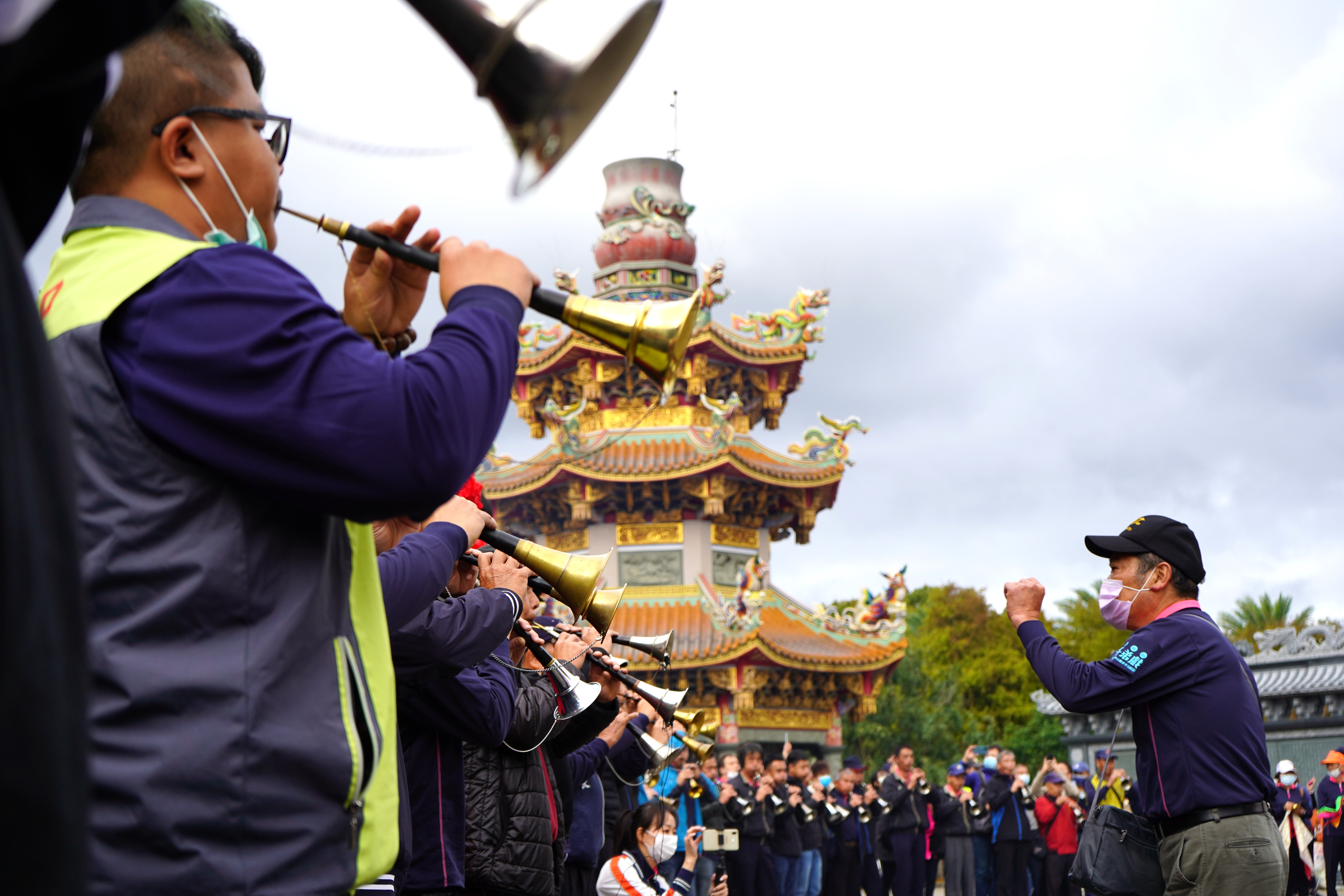 百支嗩吶齊喧天