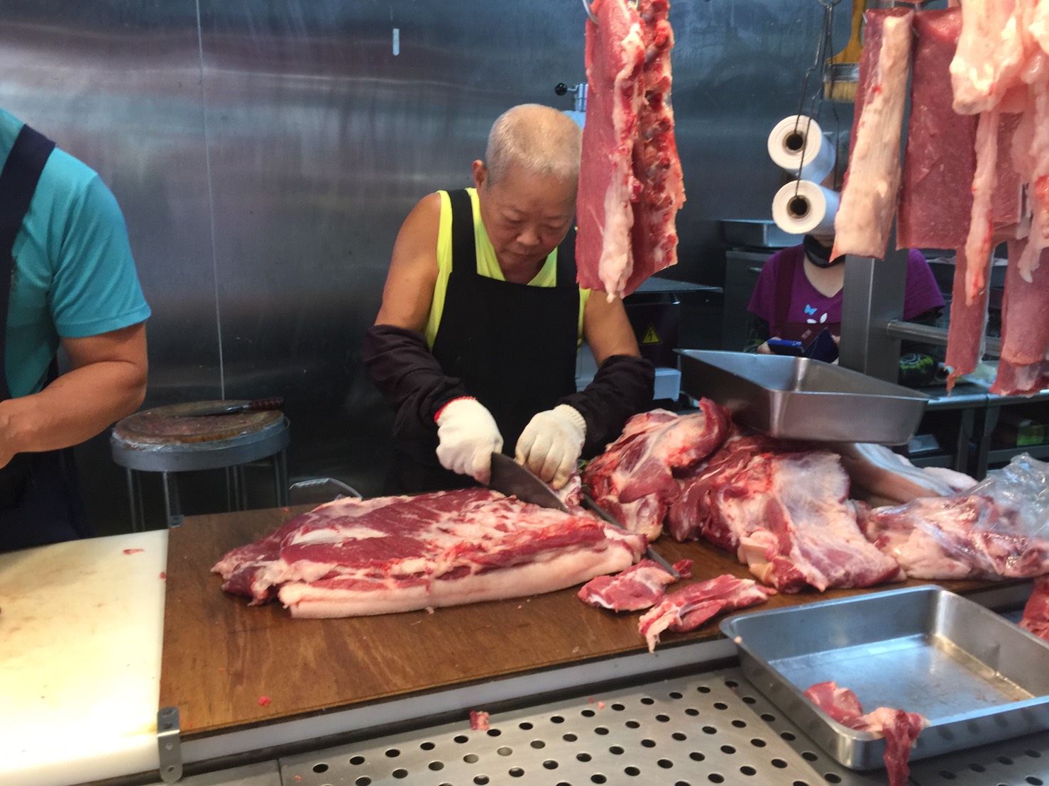 當天現宰的溫體黑豬肉，以低溫保持肉質鮮度