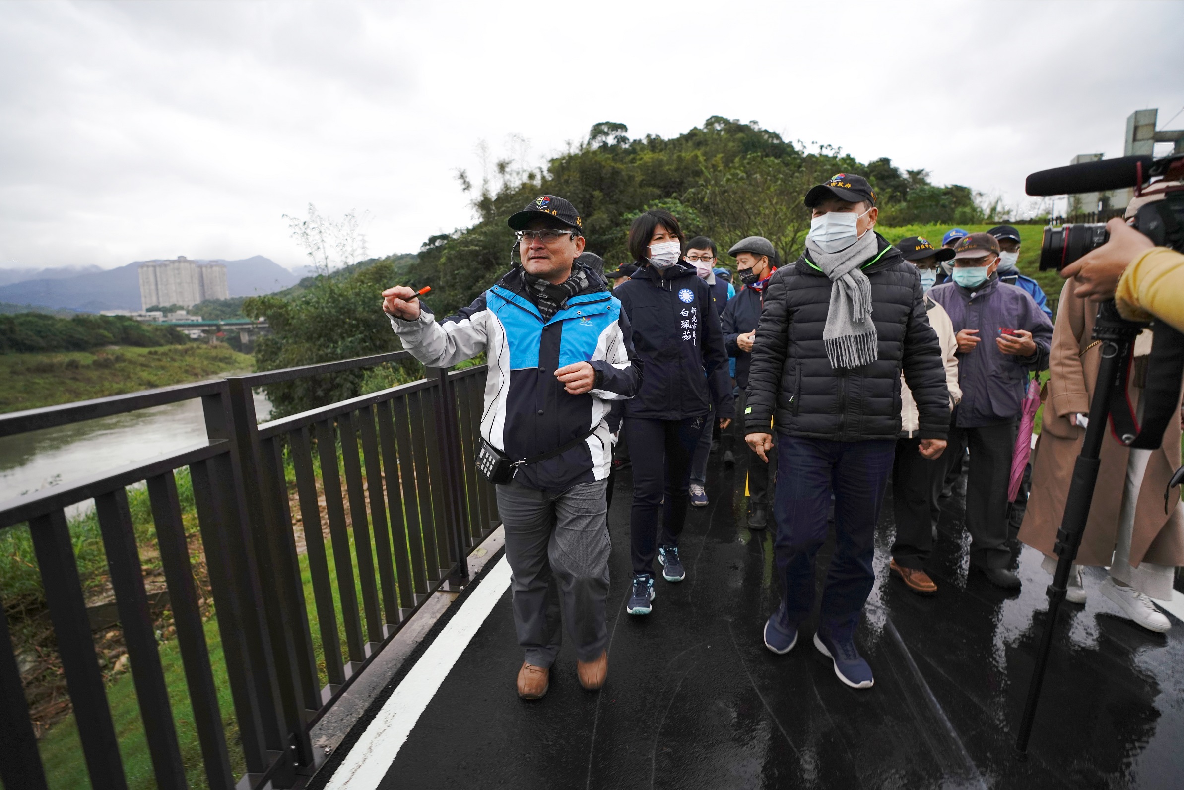 自行車道已完工開放使用，市民朋友可同時遊憩五堵鐵路隧道人文景觀風貌及體驗原始河岸自然生態，享受人文與自然共融之暢遊路線