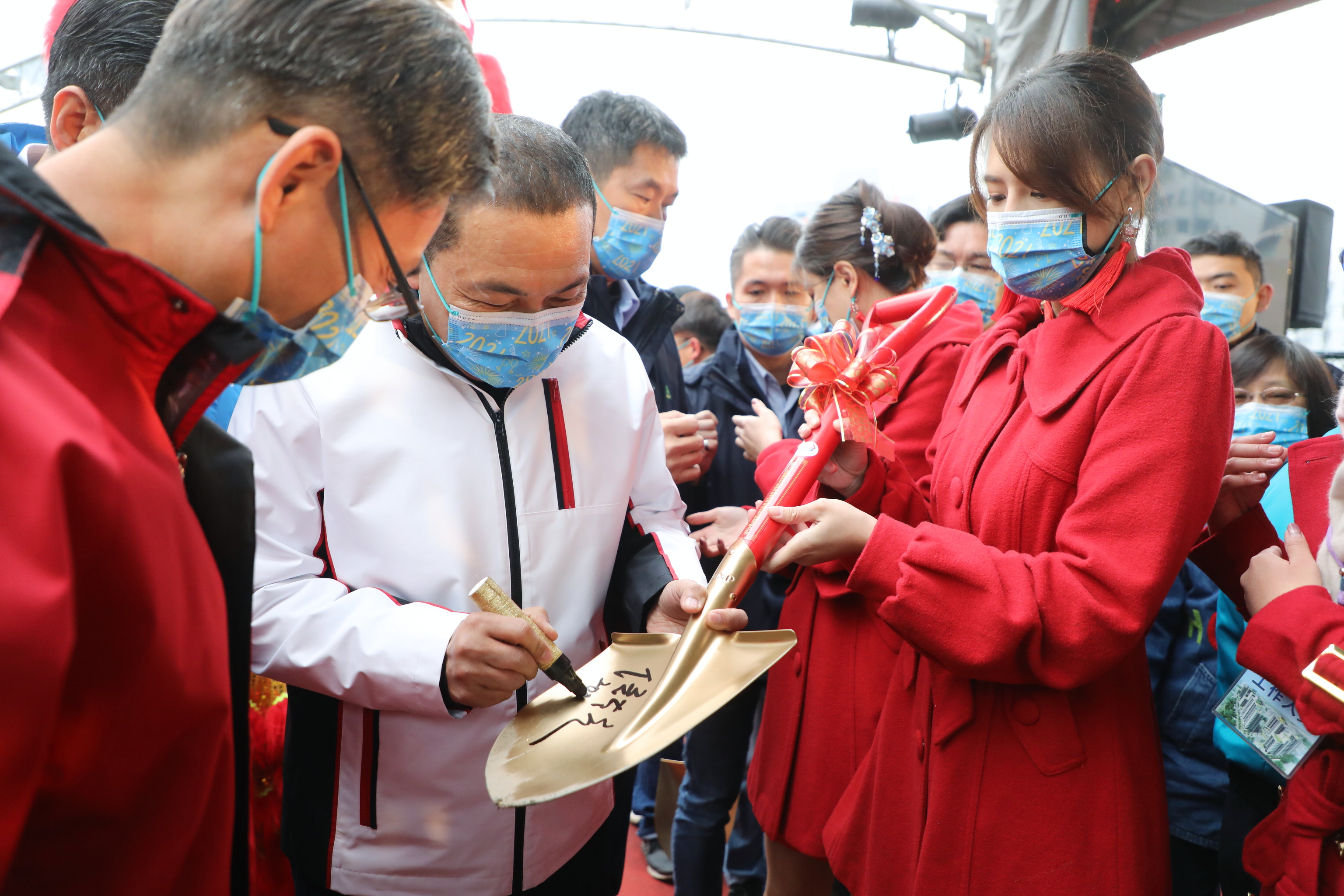 三峽國光段(二期)青年社會住宅新建統包工程開工動土，侯友宜市長出席主持為工程祈福