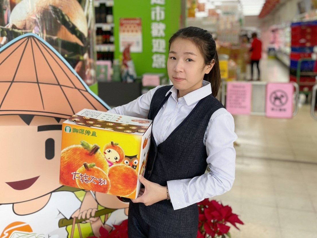農會超市販售來自各地農特產品禮盒