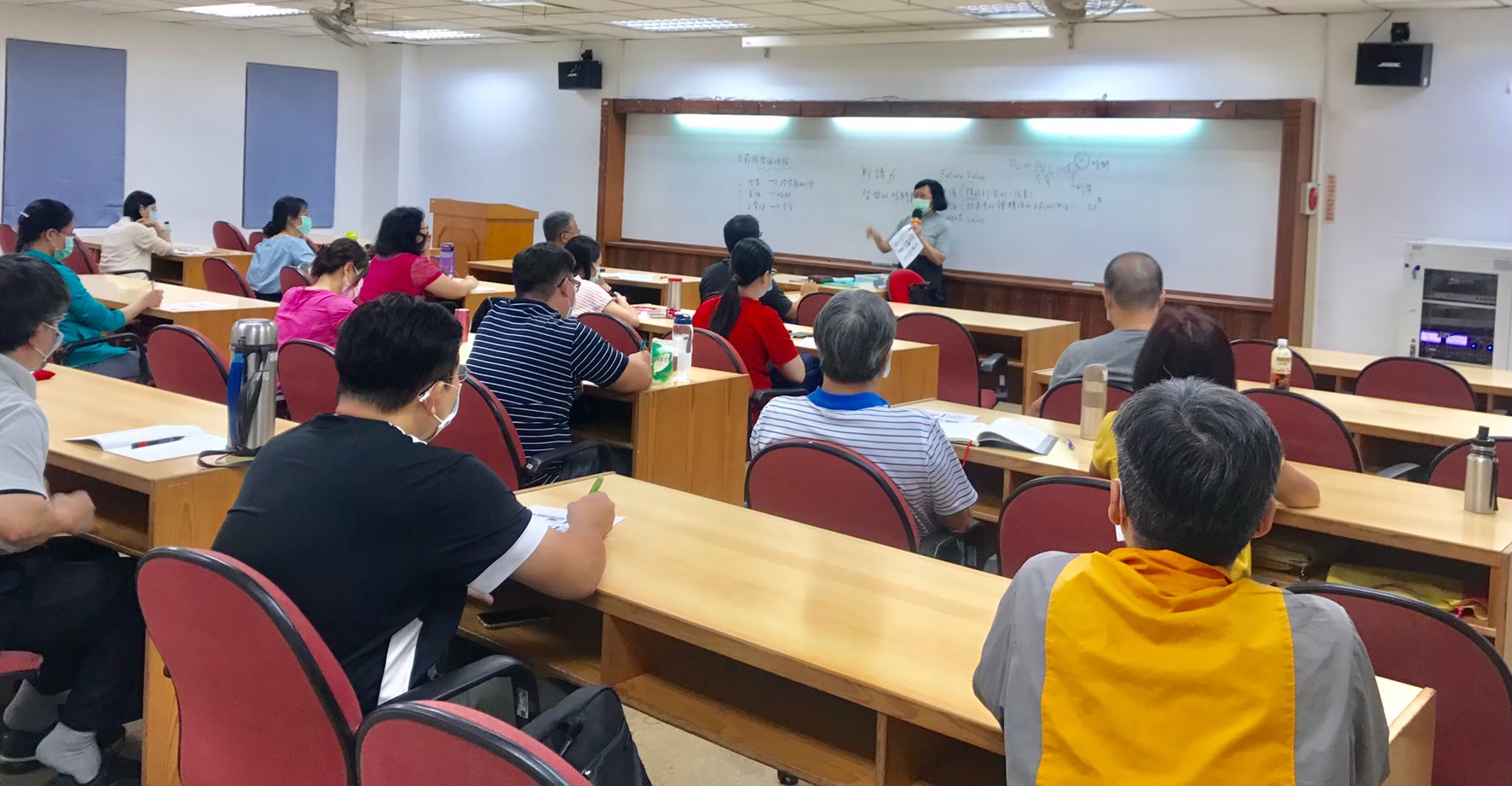 勞工大學上課情形