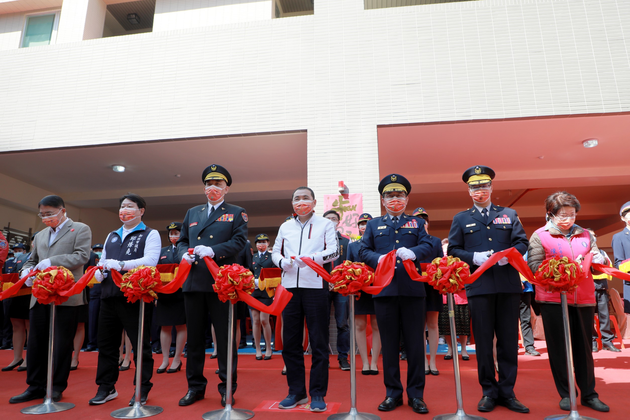 新北市政府消防局國光分隊與警察局國光派出所完成共構新建，今日舉行落成啟用典禮。