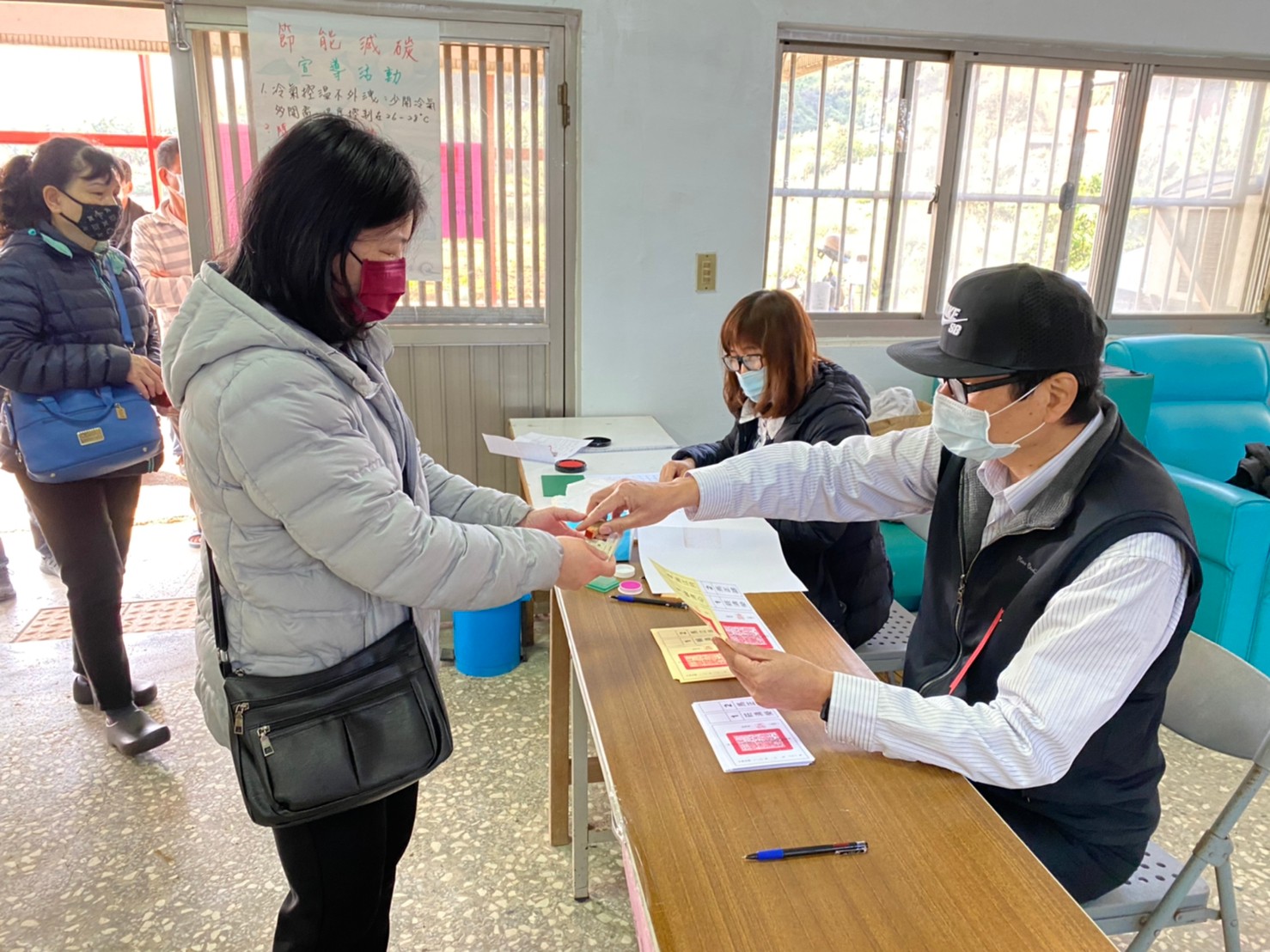 查驗完成 領取選票
