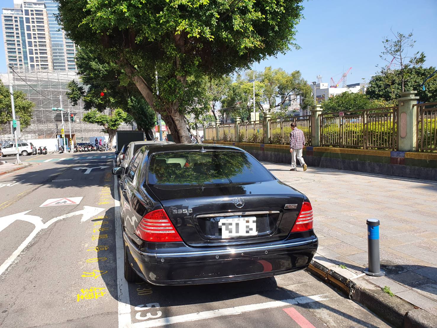板橋區海山國小的附設幼兒園家長接送區啟用短時停車格