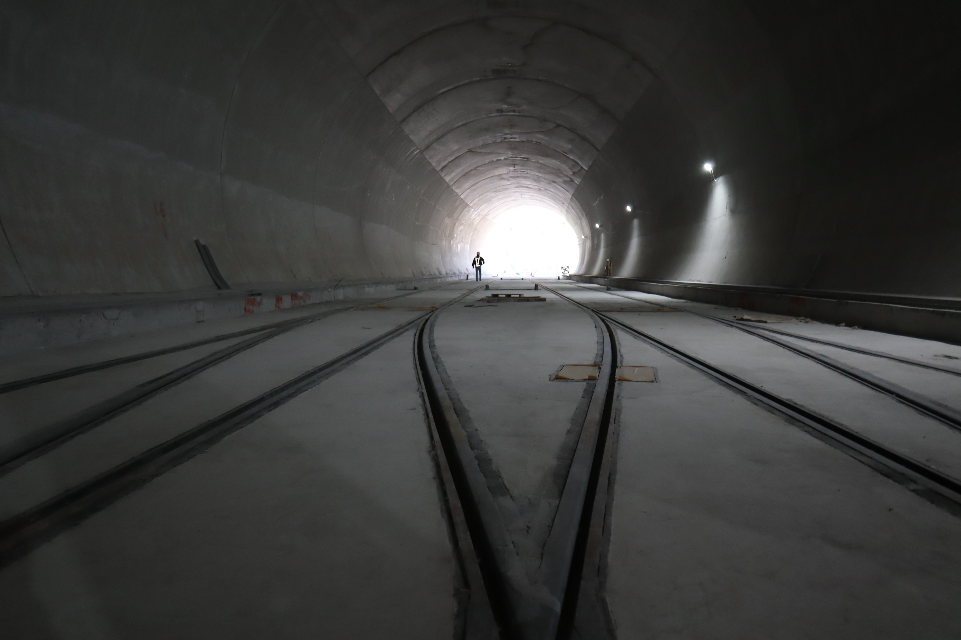 安坑輕軌於雙安隧道內設置菱形剪式道岔