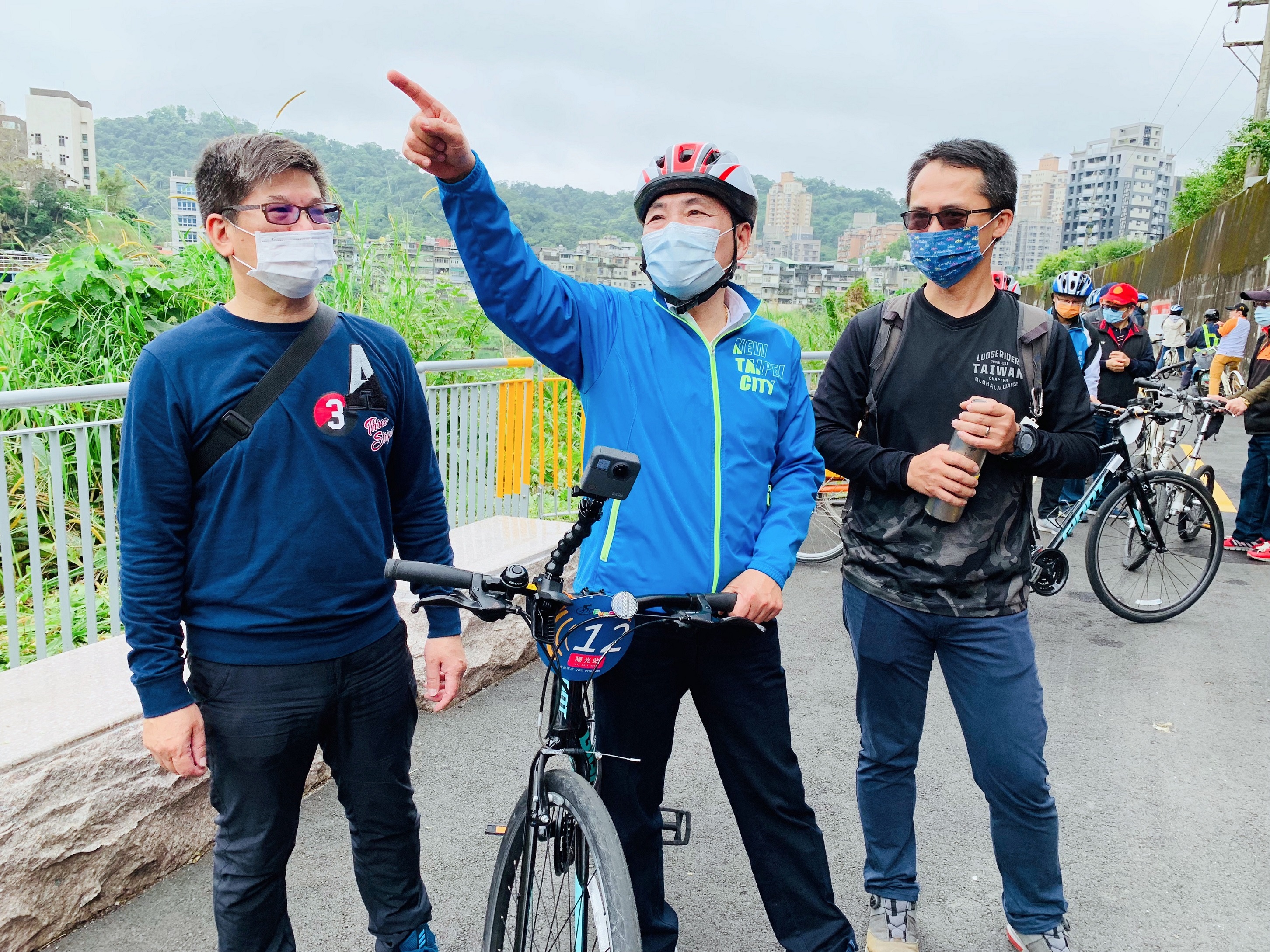 自行車道串聯新北碧潭與台北市立木柵動物園，更可遠眺靜謐的青山綠景