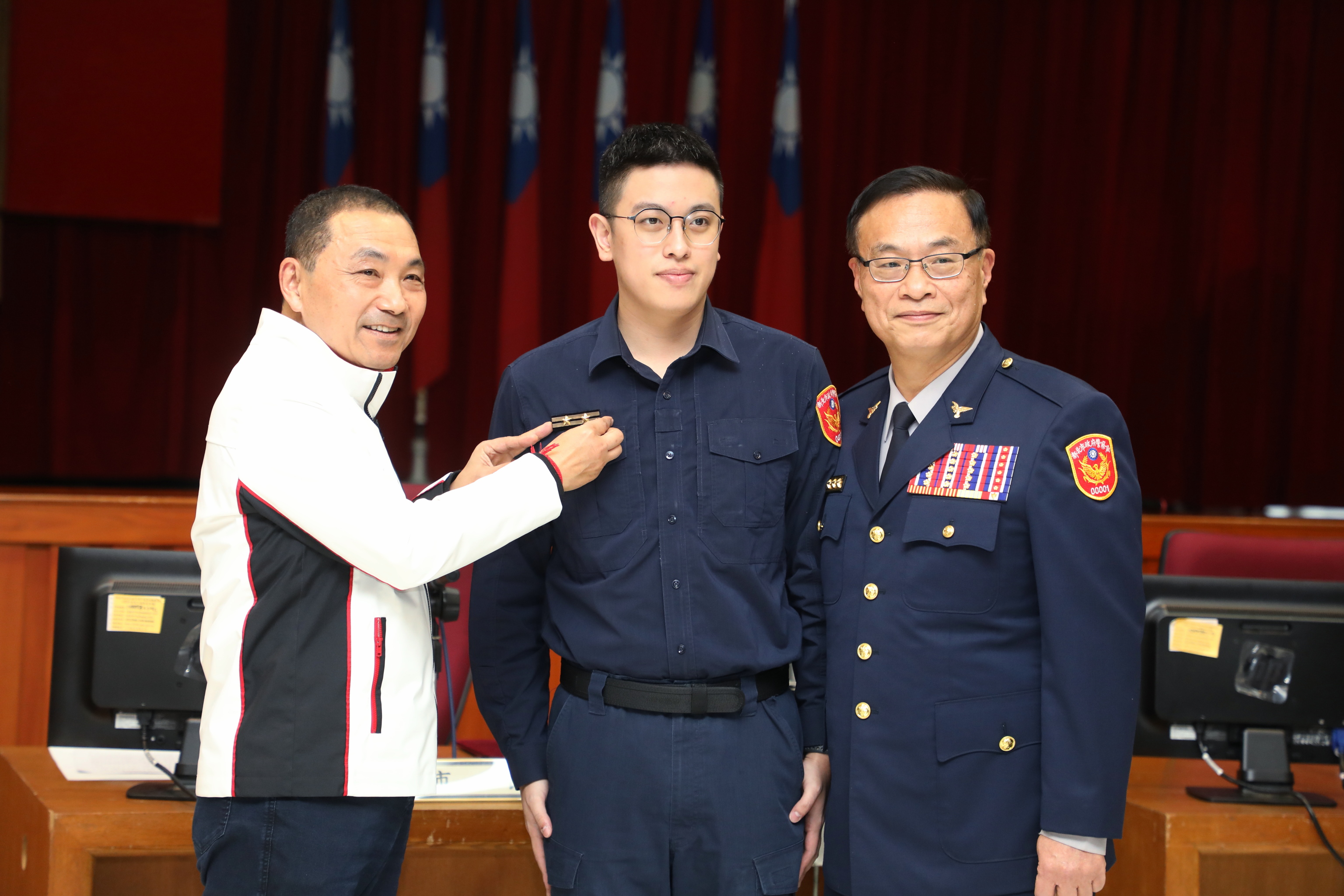 新北市警察局110年3月份局務會報授階儀式