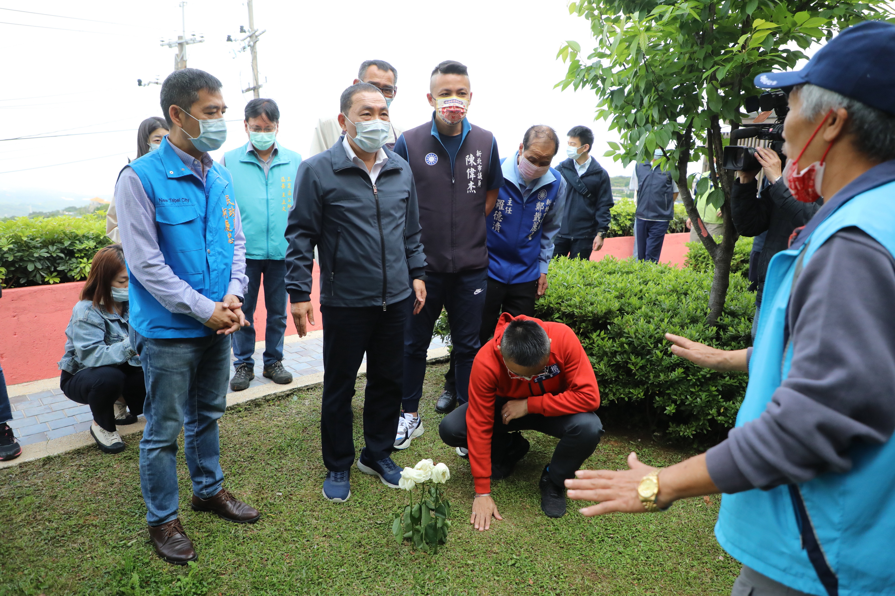 侯友宜市長視察三芝櫻花生命園區。