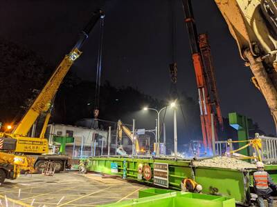 樹林文化陸橋深夜拆除中