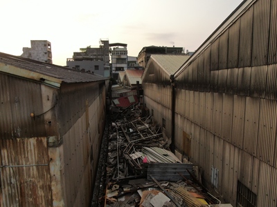 新莊瓊林南路違建內經營職業賭場，涉及公共安全，已優先拆除完成