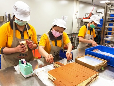 庇護員工在喜憨兒庇護工場內工作1