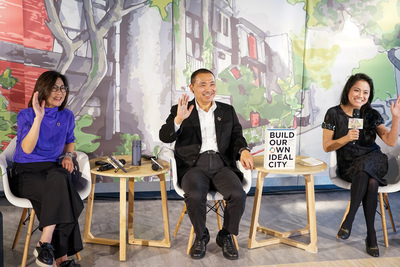 「NTPC x MIT x SDG 2021 年世界地球日」視訊論壇(左起：新北市政府秘書處長饒慶鈺、新北市長侯友宜、波士頓市政府住宅創新實驗室共同創辦人Ms. Susan Nguyen)