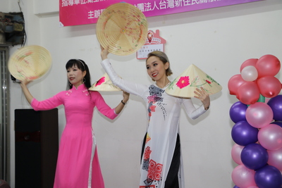新住民關懷協會越南姊妹表演斗笠舞