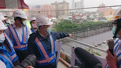 侯市長視察三鶯線魚鰭式