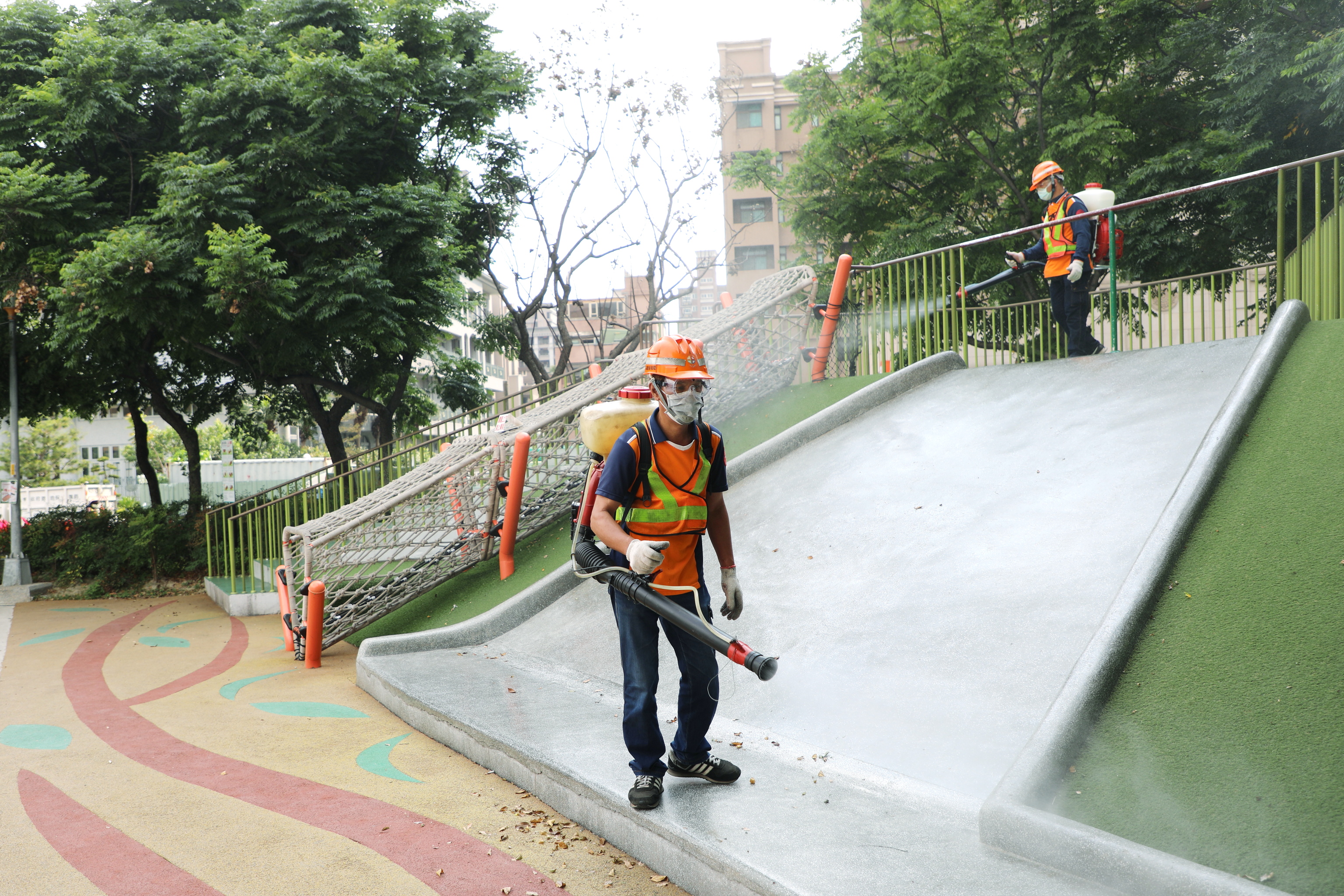 新北市提升防疫作為，針對蘆洲、新莊等行政區進行大規模清消