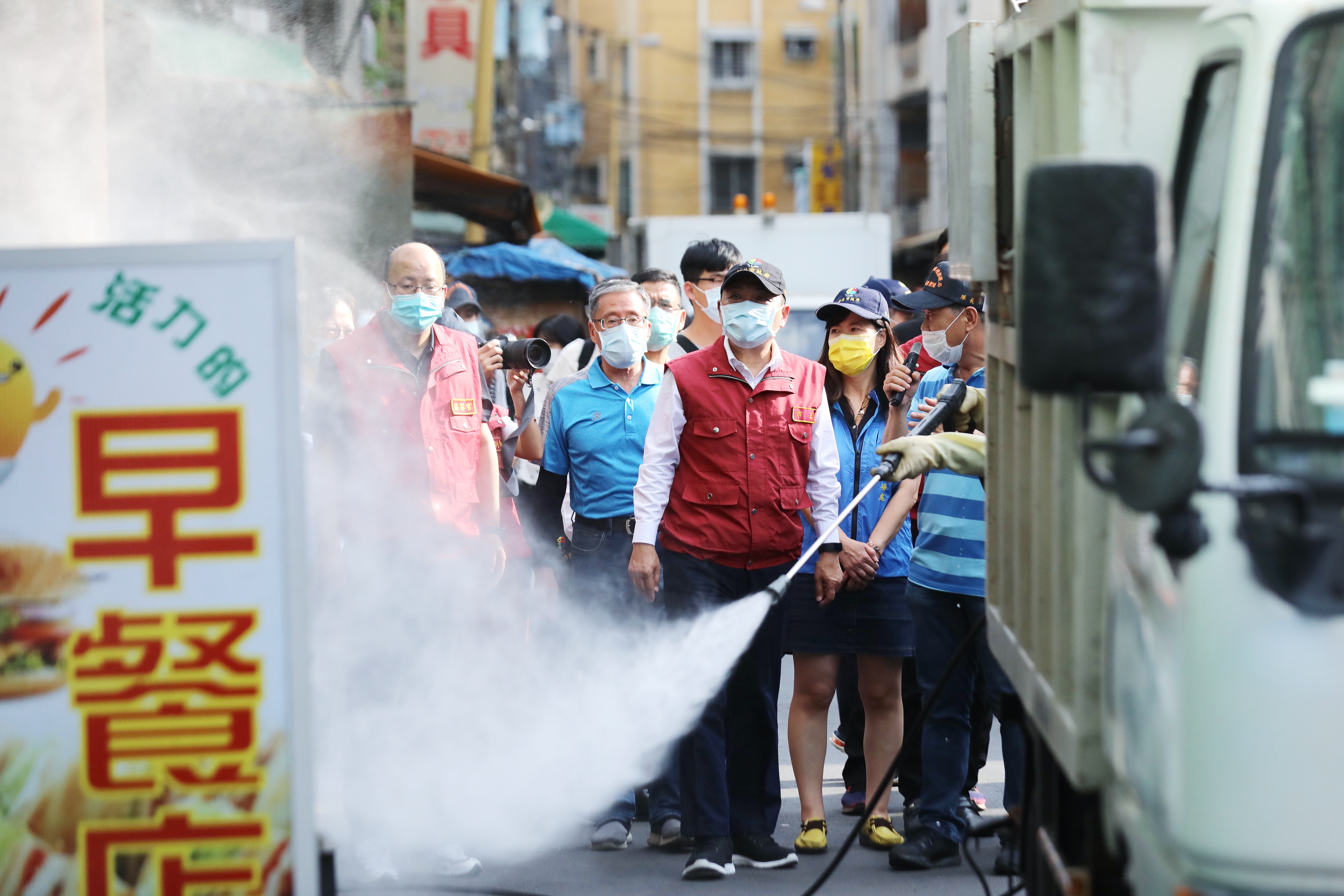 侯友宜市長視察五股區消毒作業