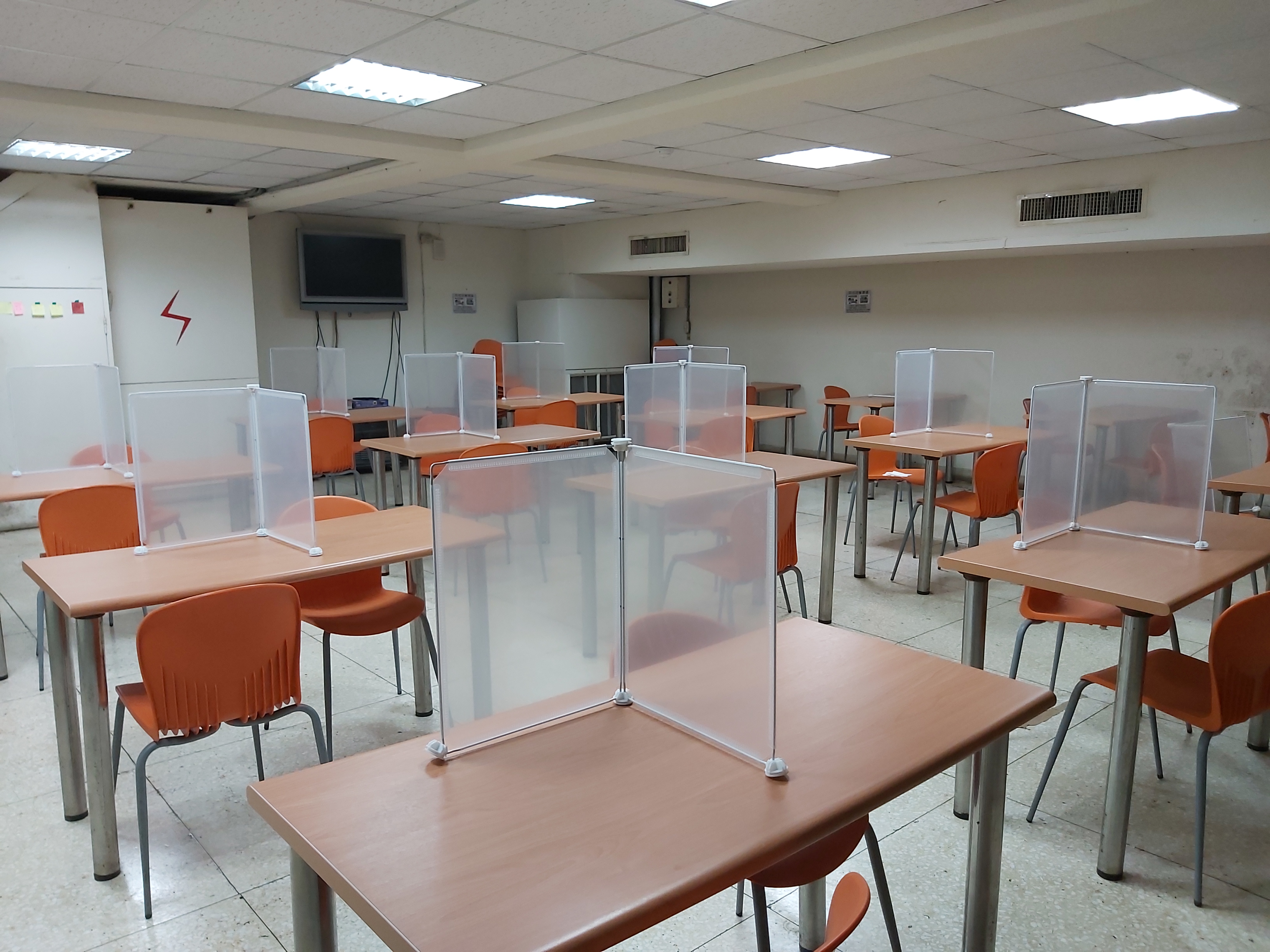  企業配合回報員工餐廳防疫措施