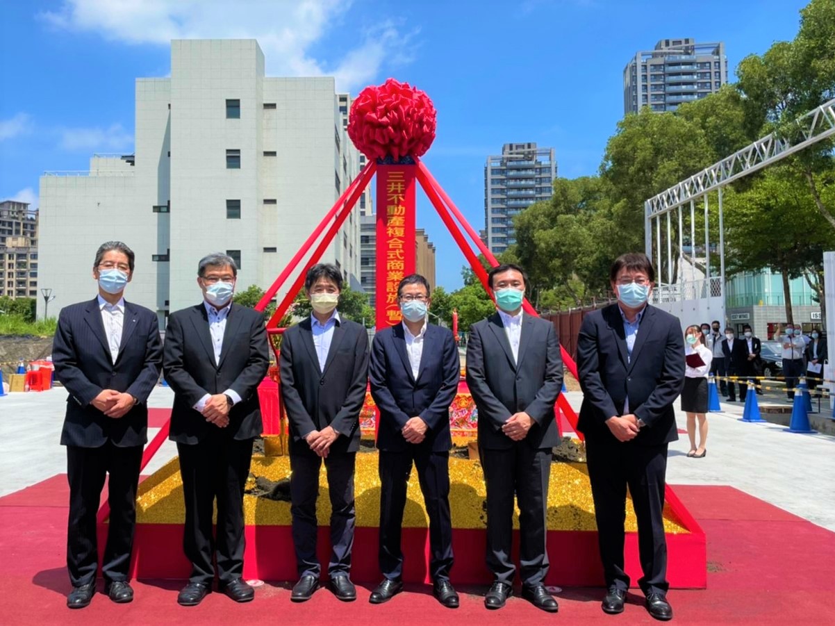 日本三井不動產於林口區加碼投資44.46億，2日在遵守防疫措施下開工動土(中：台灣三井不動產股份有限公司董事長 下町一郎)