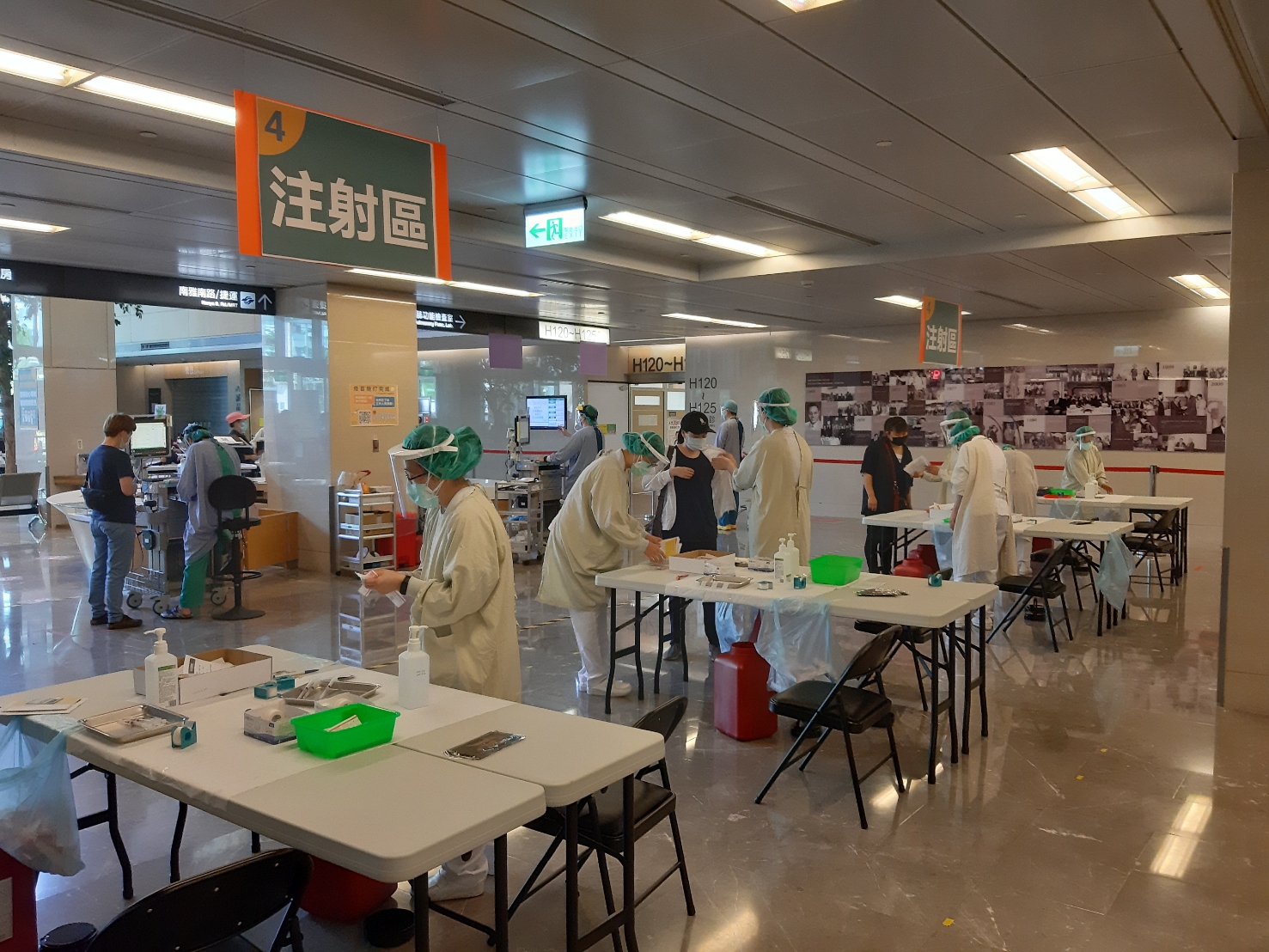 圖說：板橋亞東醫院疫苗接種站秩序良好，無擁擠狀況。