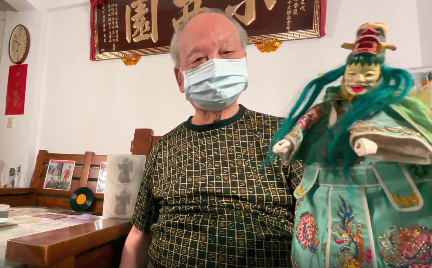 「小西園掌中劇團」團長許王先生為臺灣國寶級偶戲藝術大師