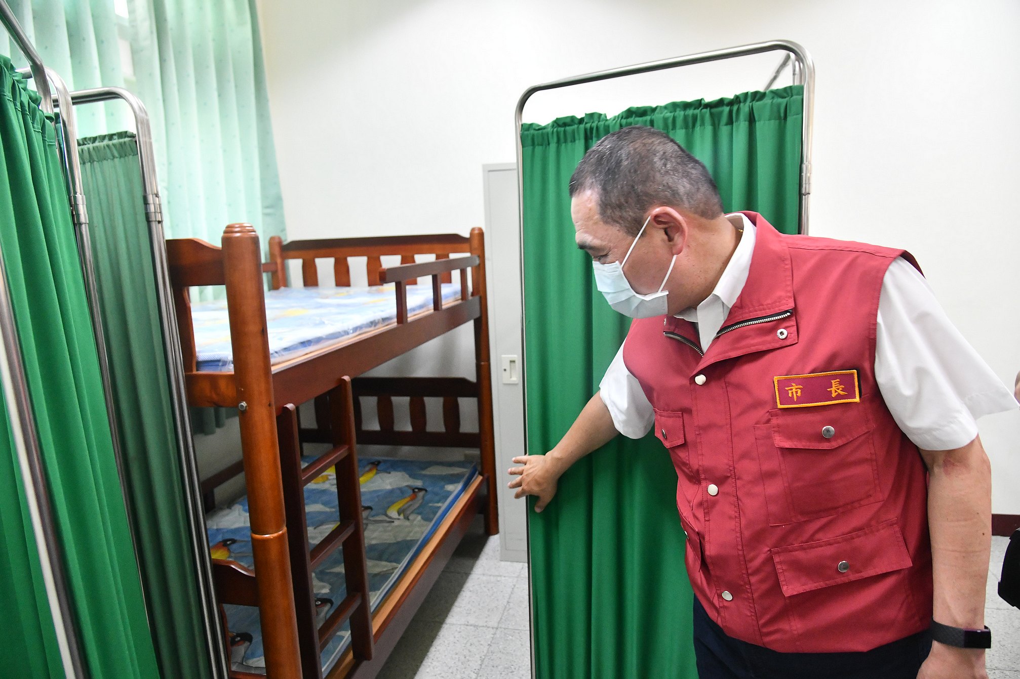 侯友宜視察校園防疫整備