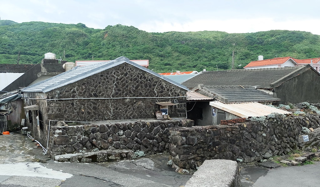 「馬崗石砌屋建築在地記憶展覽&mdash;石至今日」以VR、空拍影片及聲景創作，建構馬崗漁村在地人文記憶