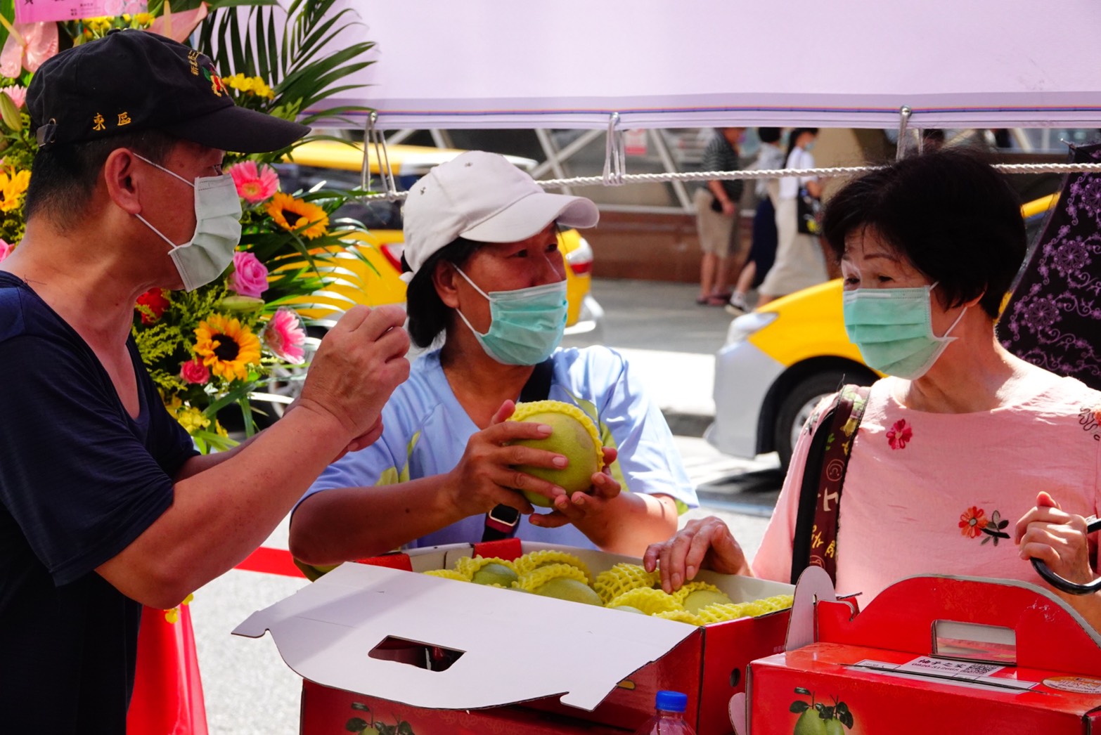 板橋農會超市前展售