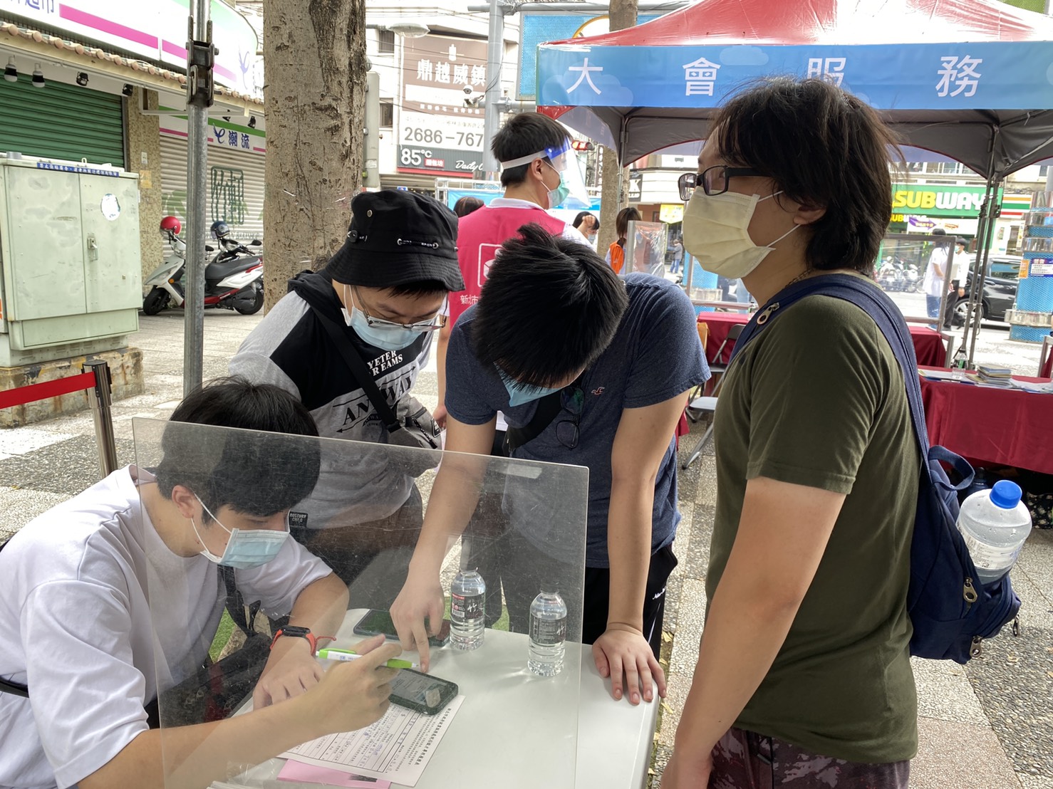 來自鶯歌商設畢之林同學集結好友4人揪團參與面試