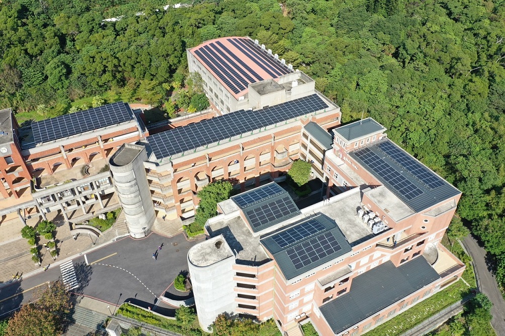 今(110)年1至8月太陽光電同意備案申請量共計20.36MW，預估未來年發電量可增加2137萬度，約為去年同期的2倍