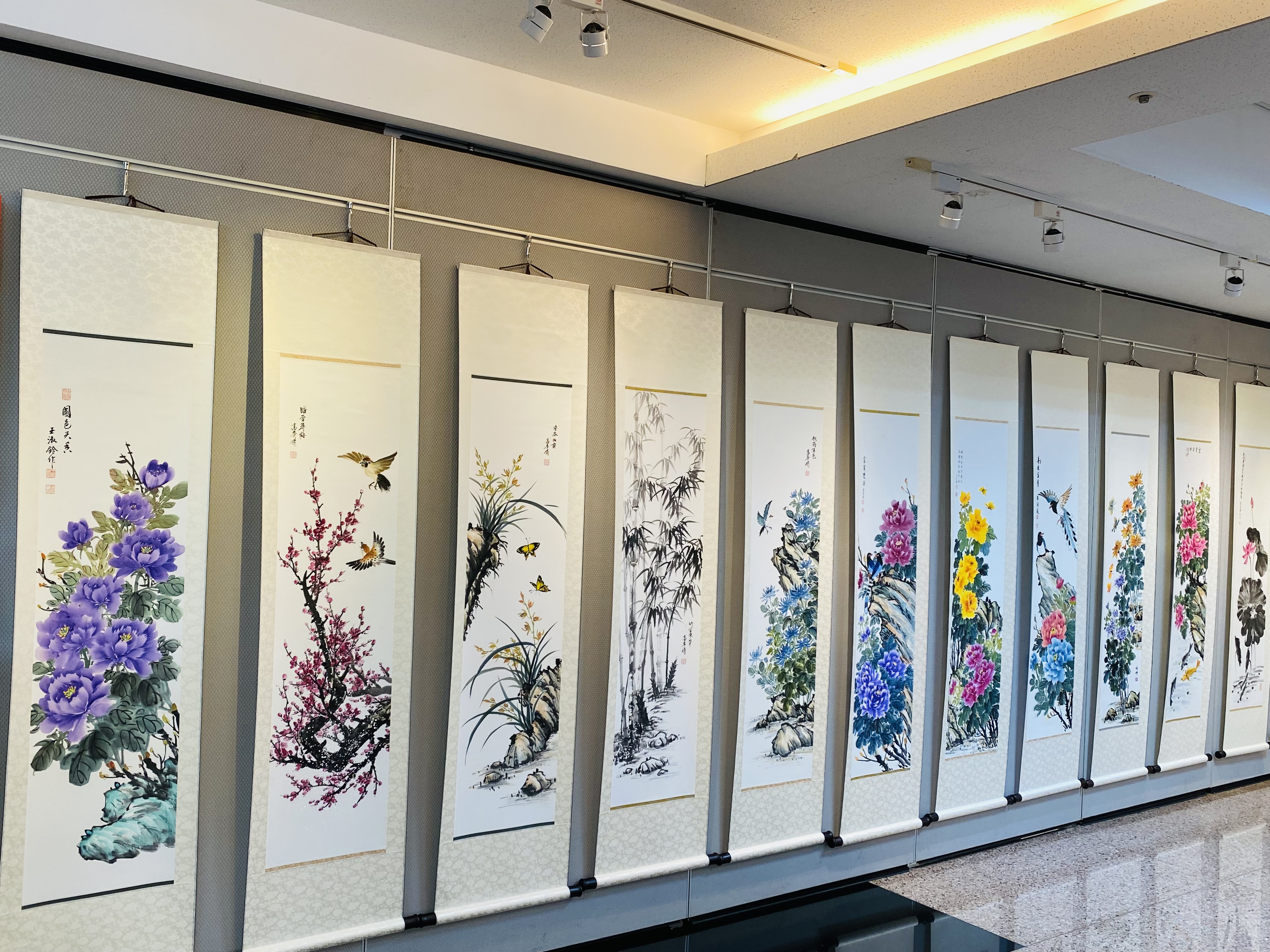 歡迎市民朋友前來看展，舒緩身心.jpg