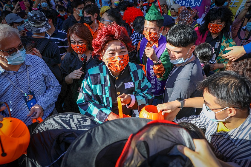 「府中搞什麼鬼」今年分成鬼怪組與趣味組，總獎金高達26萬元，活動報名自即日起至10月25日止，歡迎敢秀、敢玩又有創意的你一起來搞鬼(圖為2020府中搞什麼鬼資料照)