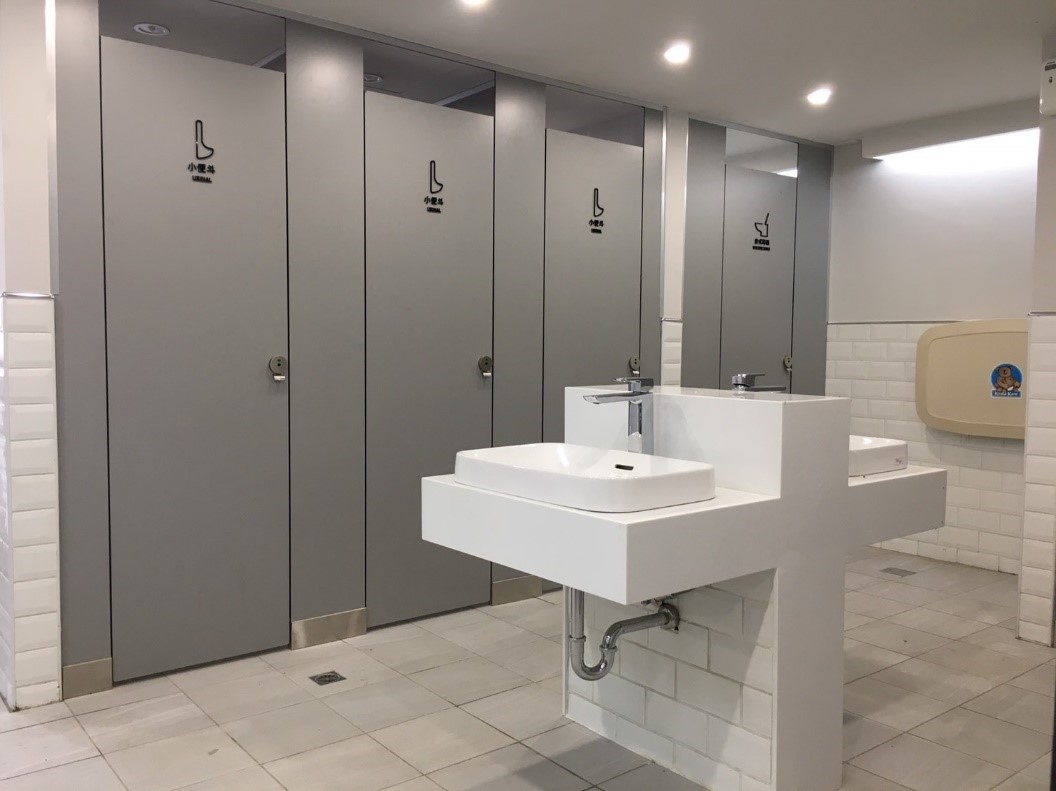 新北市府大樓東側性別友善廁所-1