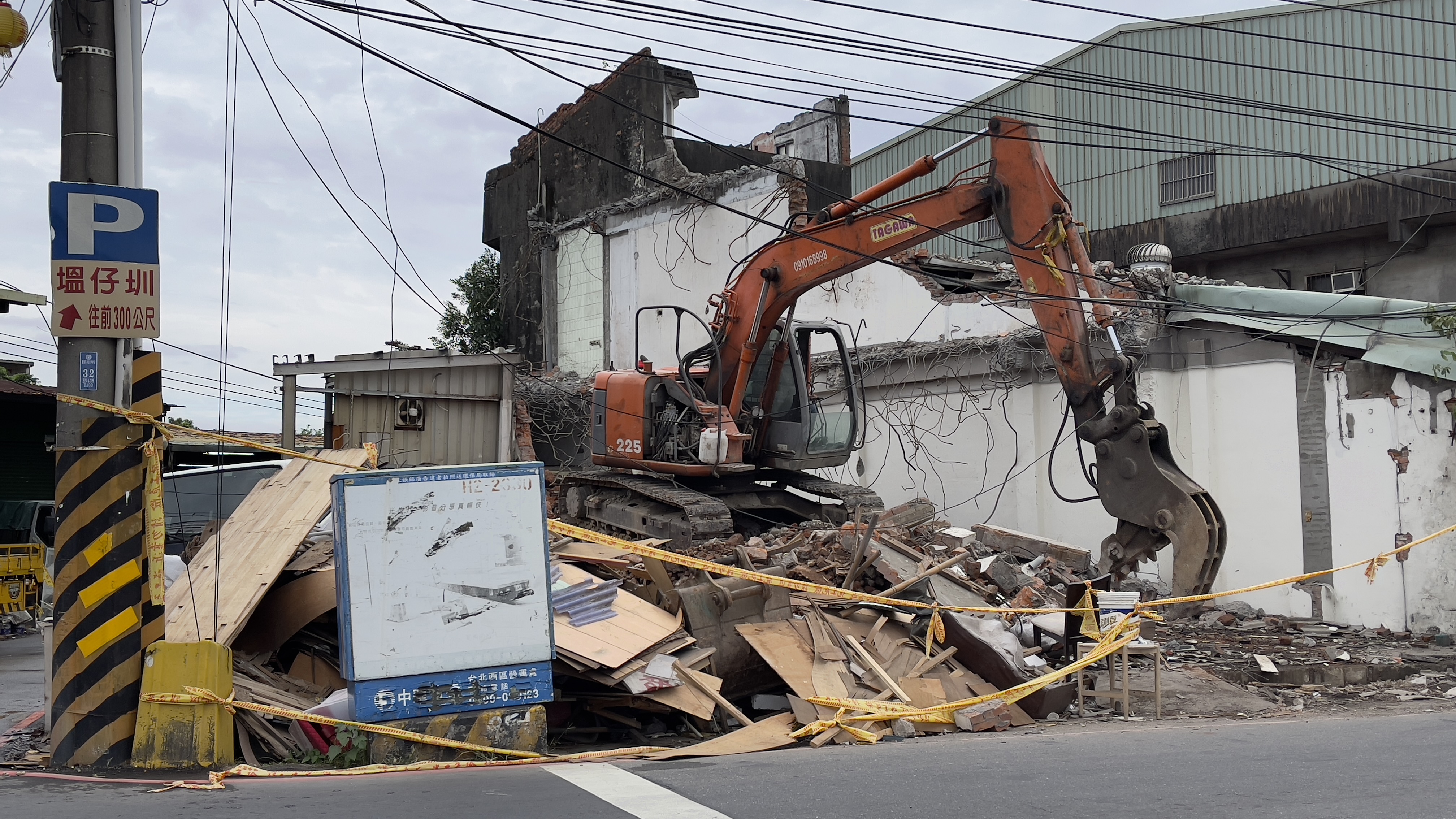 塭仔圳二區拆遷作業持續進行中