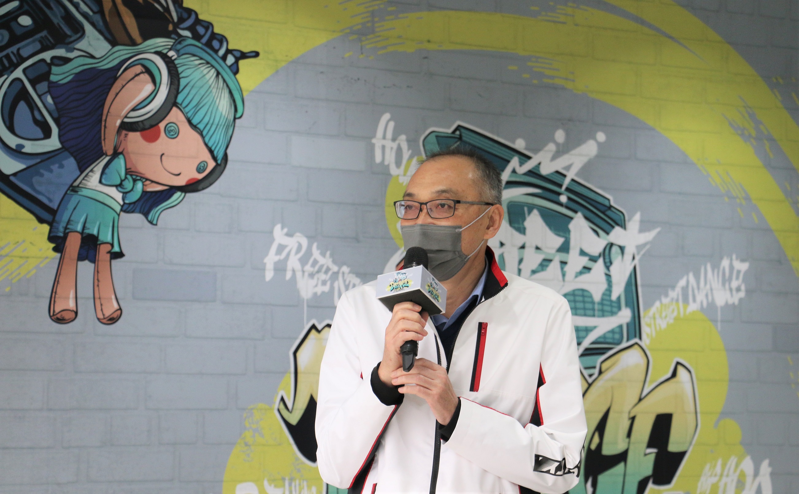 新北市副市長謝政達為新北市文化局攜手桃園捷運 打造泰山FUN舞新空間活動致詞