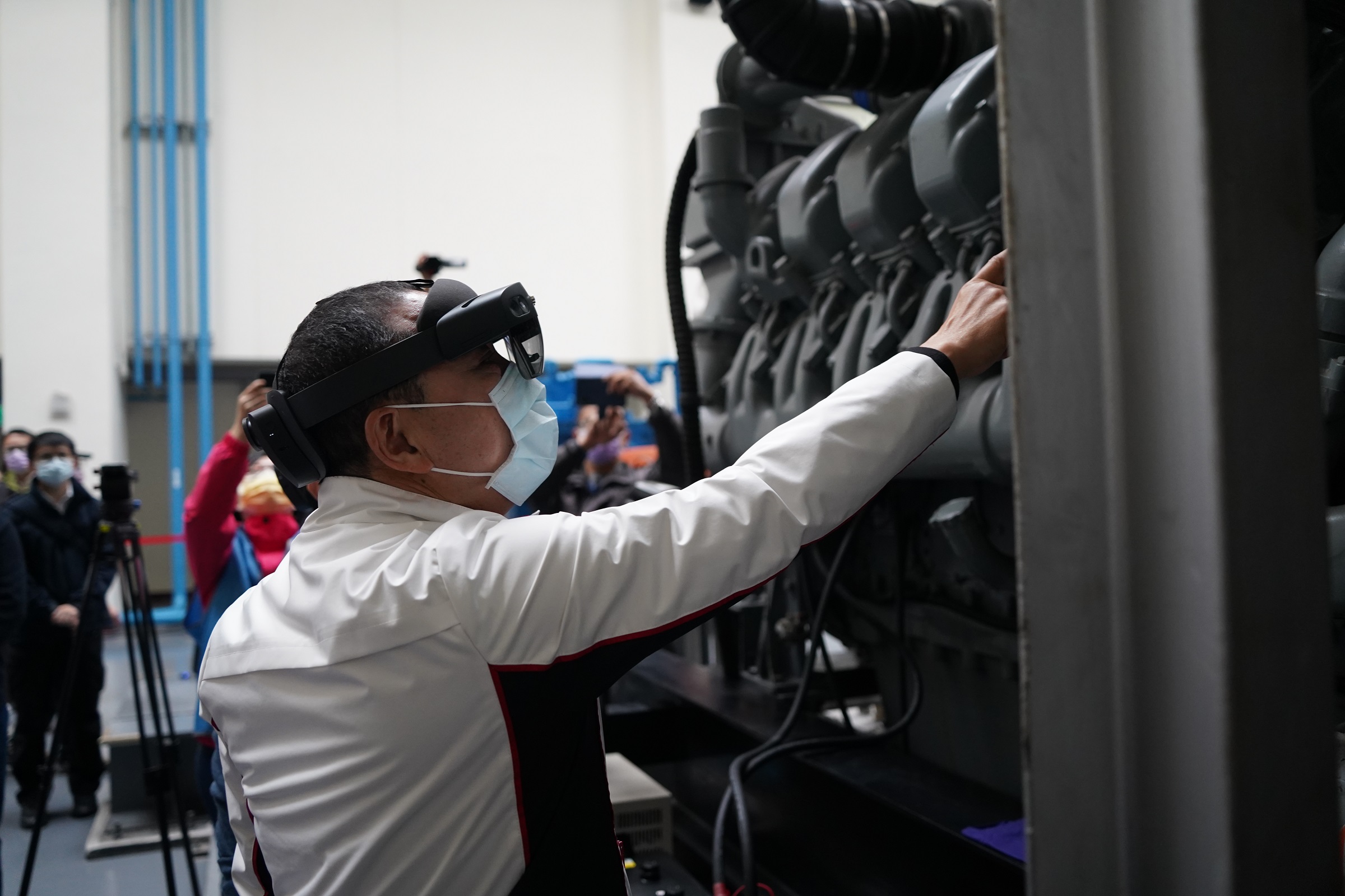 水利局繼續推動「智能城市」，未來在科技互動館上，VR、MR實務上搭配「元宇宙」科技概念、運用「虛擬教官」基礎，相信在面對任何嚴峻的氣候環境挑戰下，能夠接受各種挑戰